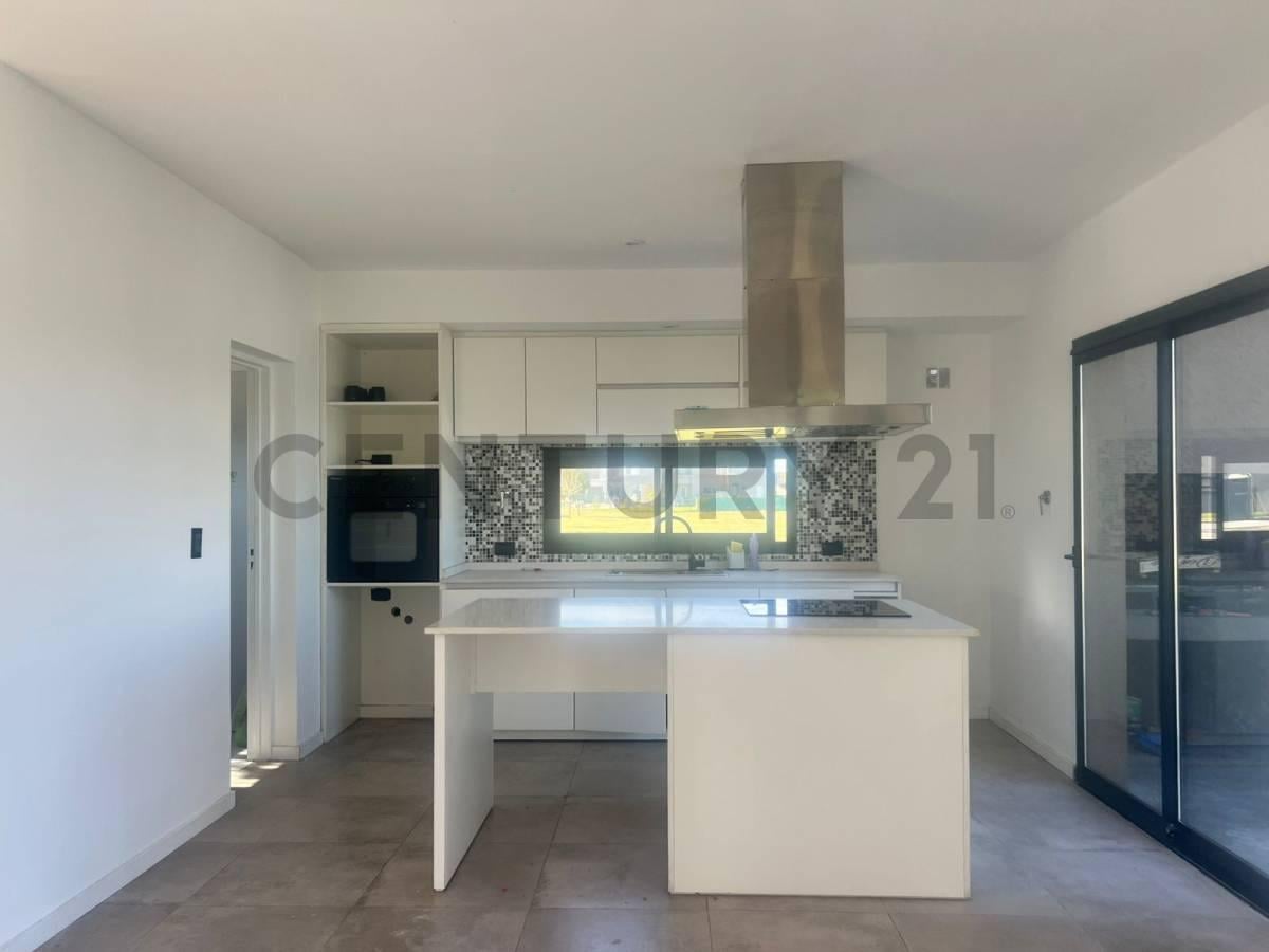 Foto de Casa en venta a la laguna en Hudson Magallanes, Pueblos del Plata, imagen 4