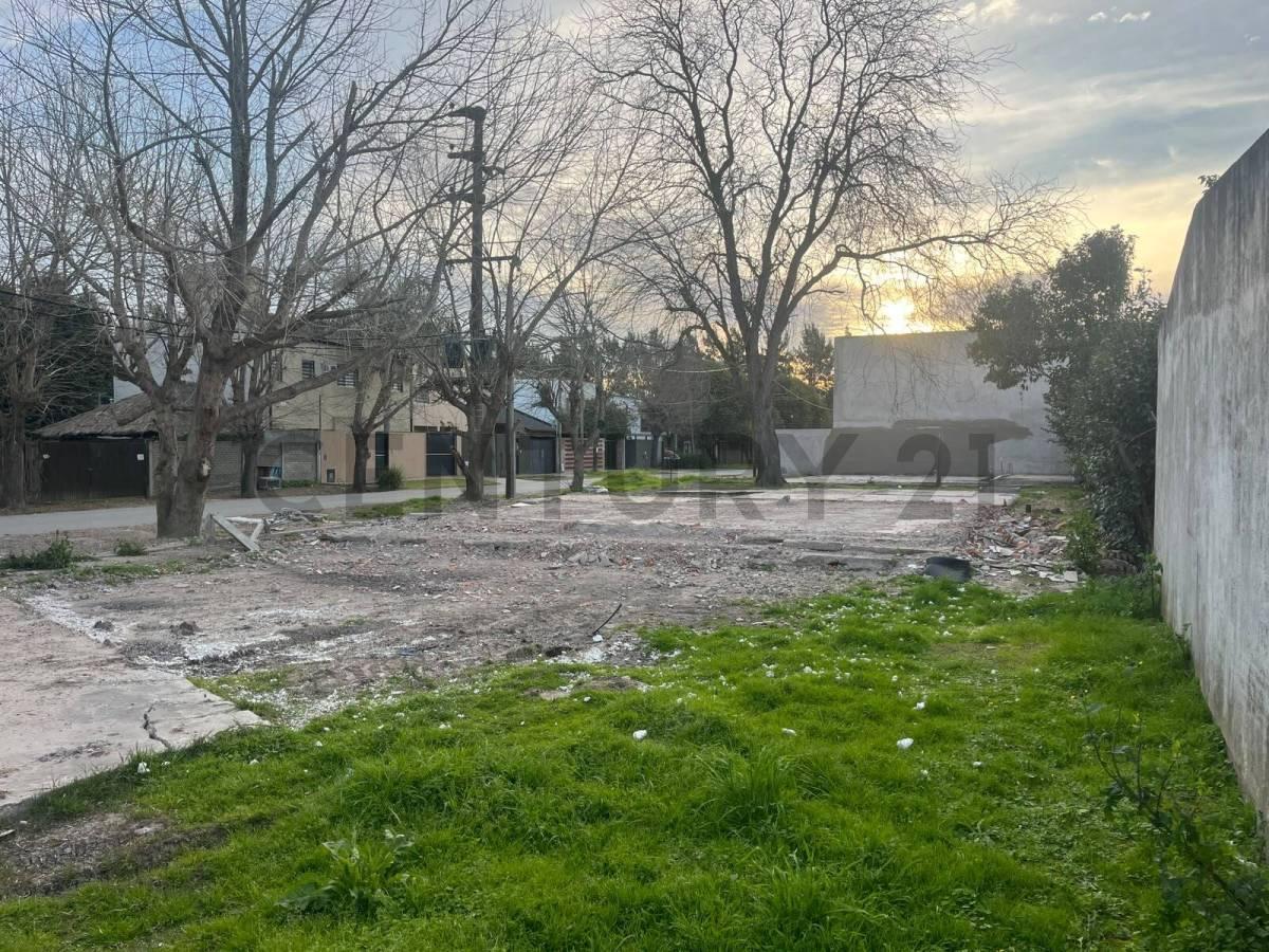 Foto de LOTE - TERRENO EN VENTA EN ESQUINA - 486 Y 11 - GONNET - 698M2, imagen 2