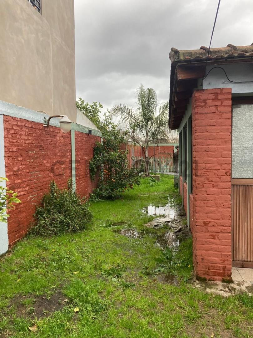 Foto de 49 e/ 154 y 155 La Plata -Casa con parque y pileta en venta, imagen 3