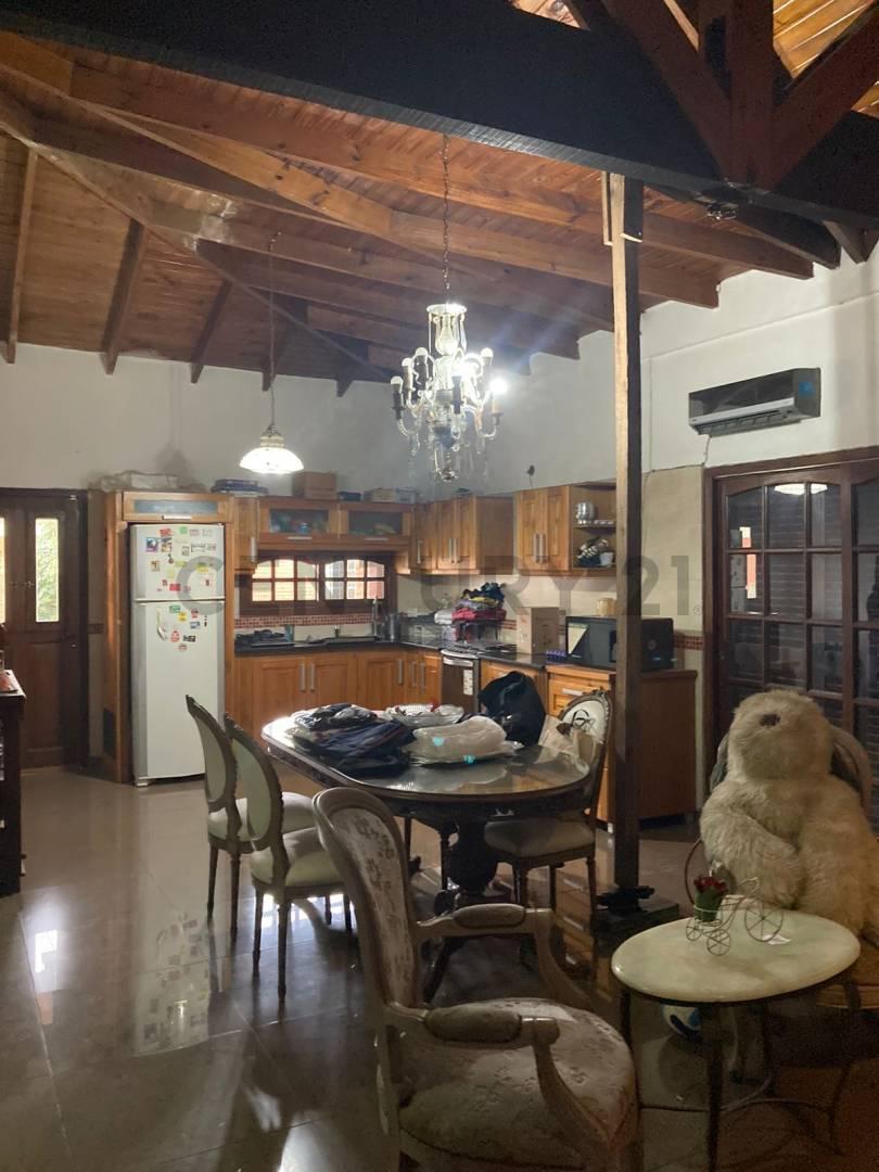 Foto de 49 e/ 154 y 155 La Plata -Casa con parque y pileta en venta, imagen 5