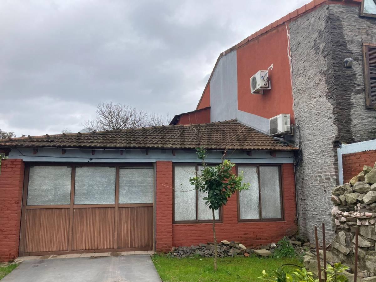 Foto de 49 e/ 154 y 155 La Plata -Casa con parque y pileta en venta, imagen 2