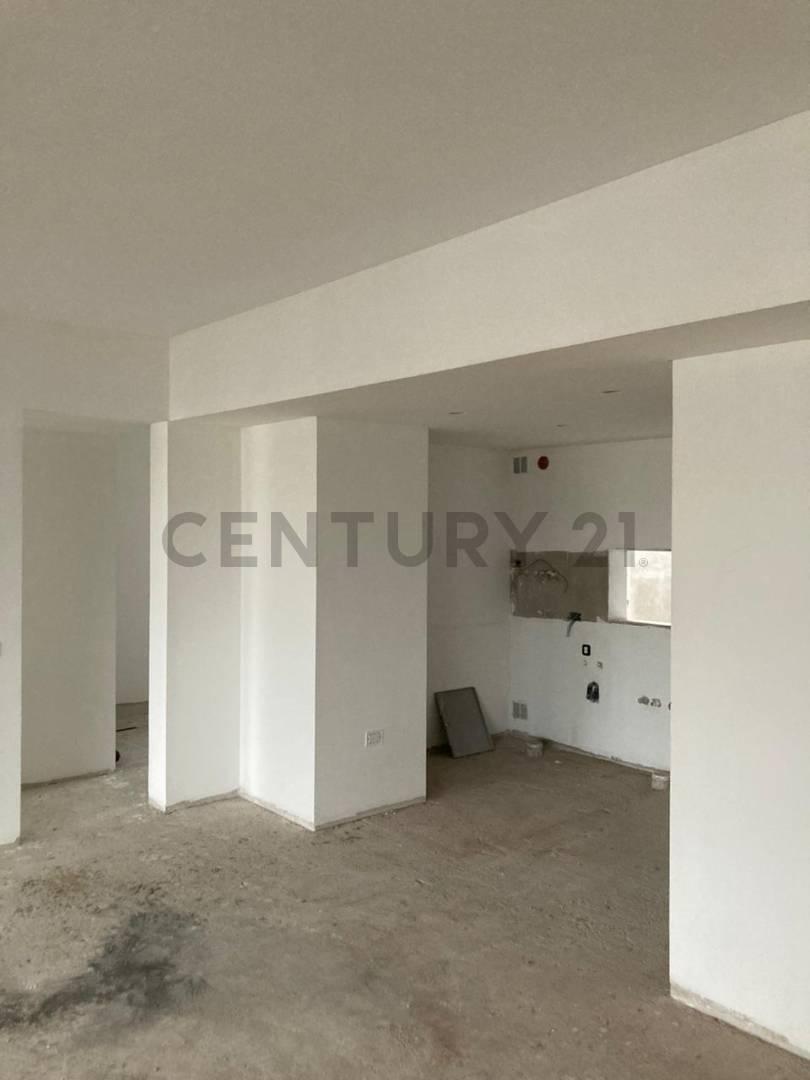 Foto de 15 47 y 48 Departamento a estrenar 2 dormitorios con cochera, imagen 2