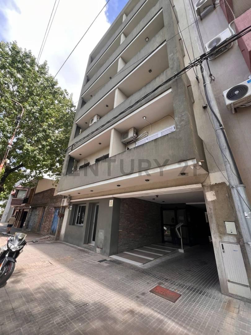 Foto de 45 entre 30 y 31 DEPARTAMENTO MONOAMBIENTE CON COCHERA EN VENTA LA PLATA, imagen 1