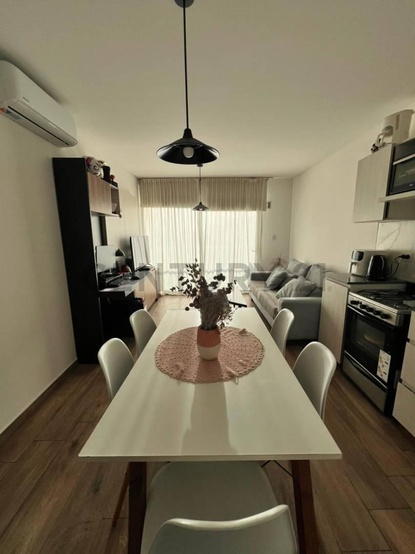 Foto de DEPARTAMENTO EN VENTA EN LA PLATA DE UN DORMITORIO ZONA PLAZA BELGRANO, imagen 1