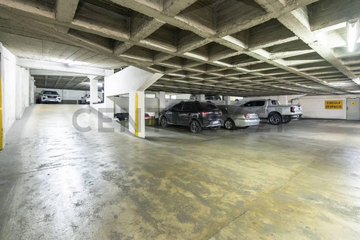 Foto de COCHERA CUBIERTA EN VENTA EN LA PLATA GALERIA MAYO, imagen 1