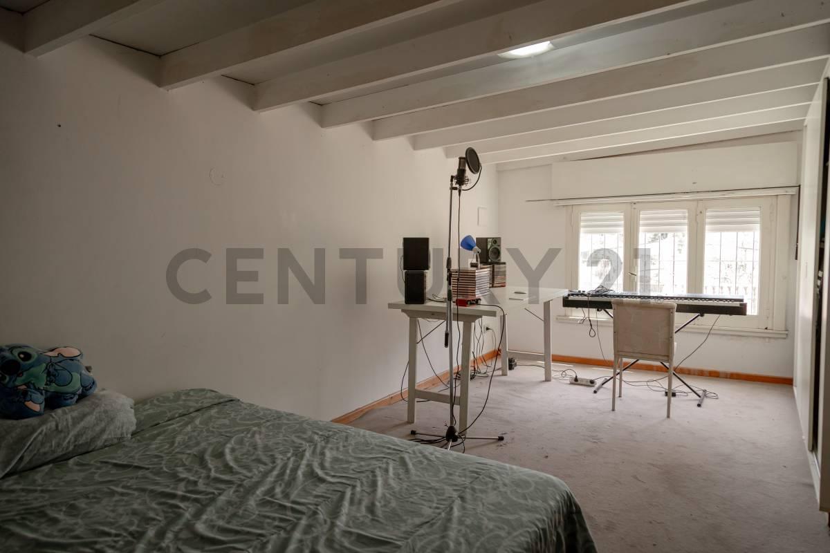 Foto de Importante Casona en Villa Elisa (7 y 48) | 3 dormitorios con cochera y, imagen 4