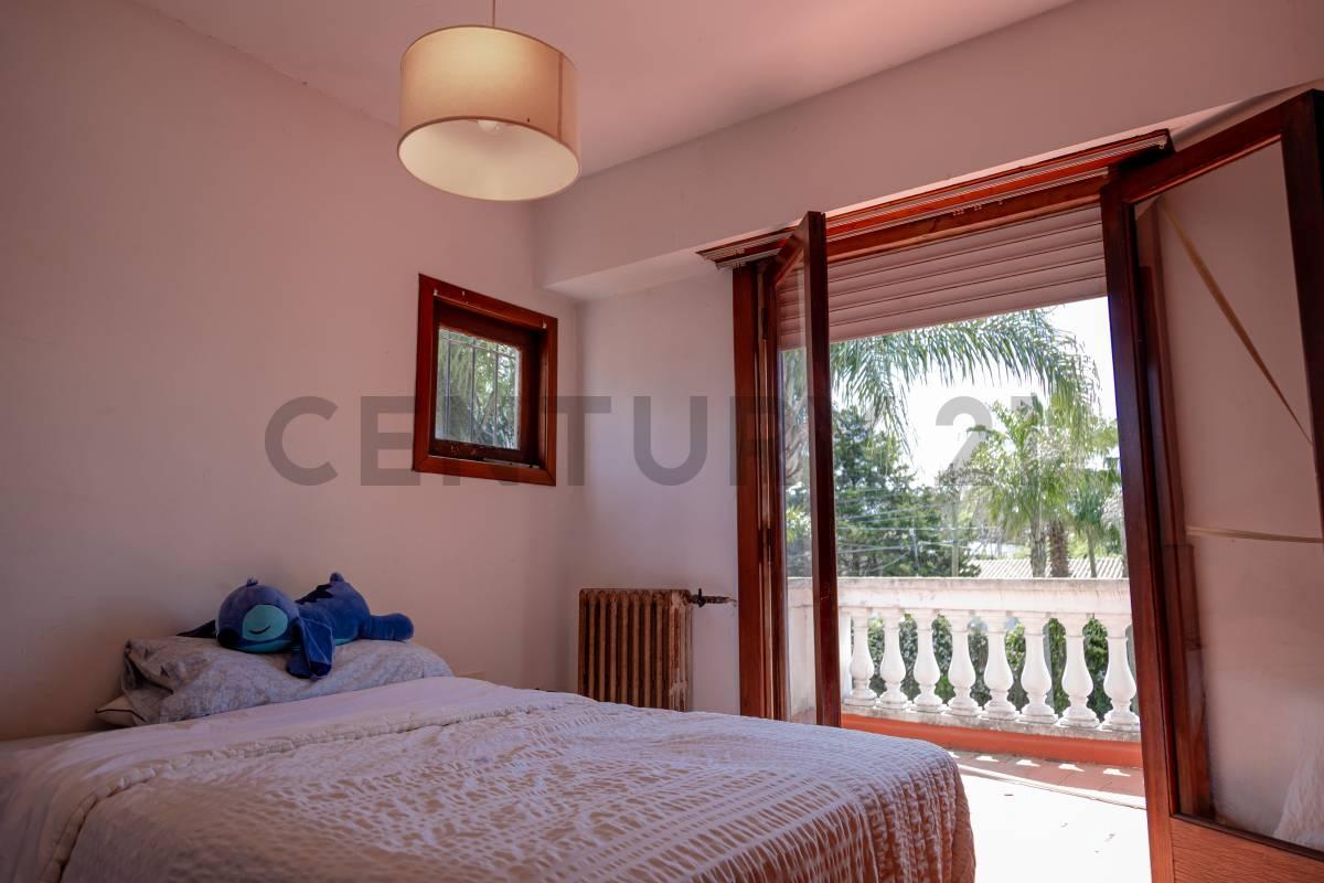 Foto de Importante Casona en Villa Elisa (7 y 48) | 3 dormitorios con cochera y, imagen 3