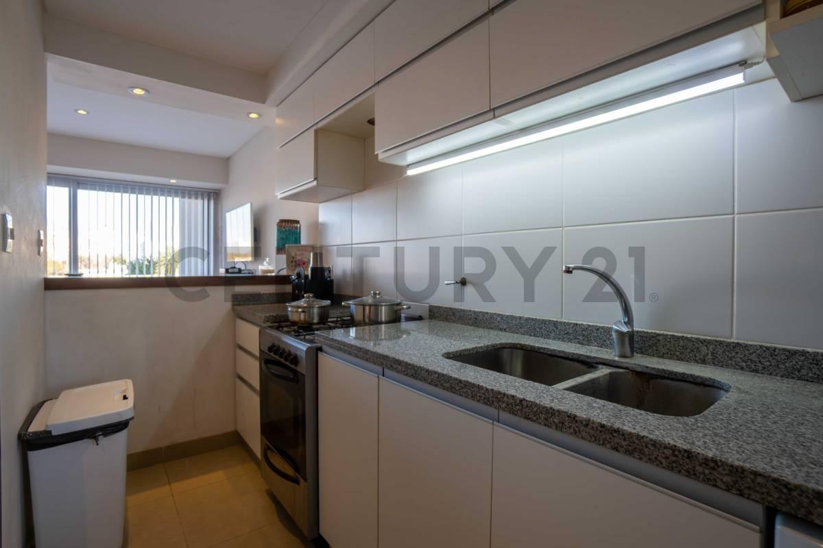 Foto de Departamento en venta en La Plata de 2 dormitorios con terraza privada, imagen 5