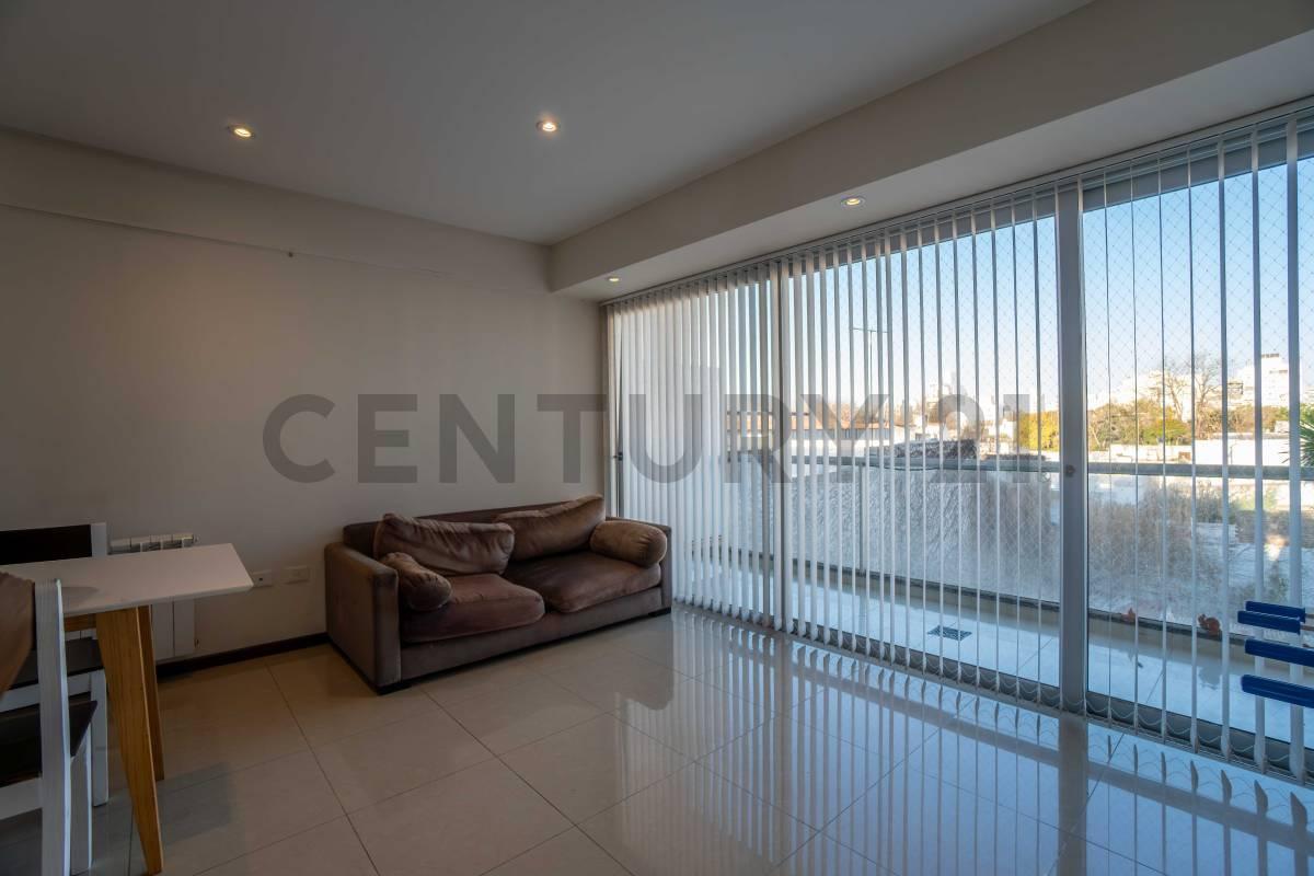 Foto de Departamento en venta en La Plata de 2 dormitorios con terraza privada, imagen 1