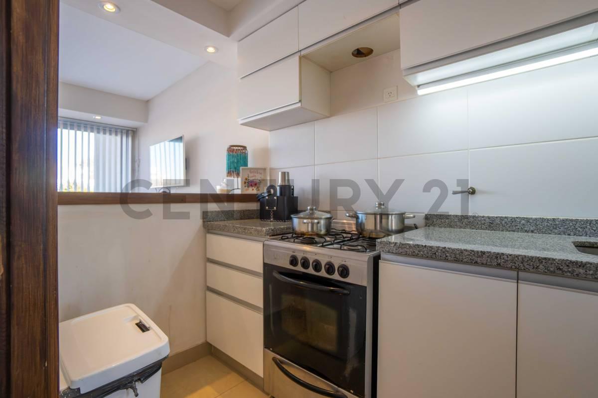 Foto de Departamento en venta en La Plata de 2 dormitorios con terraza privada, imagen 4