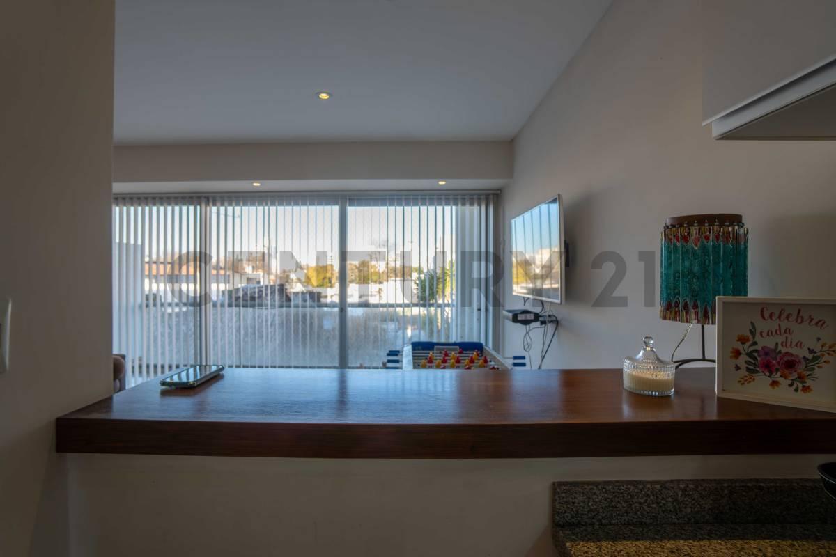 Foto de Departamento en venta en La Plata de 2 dormitorios con terraza privada, imagen 3