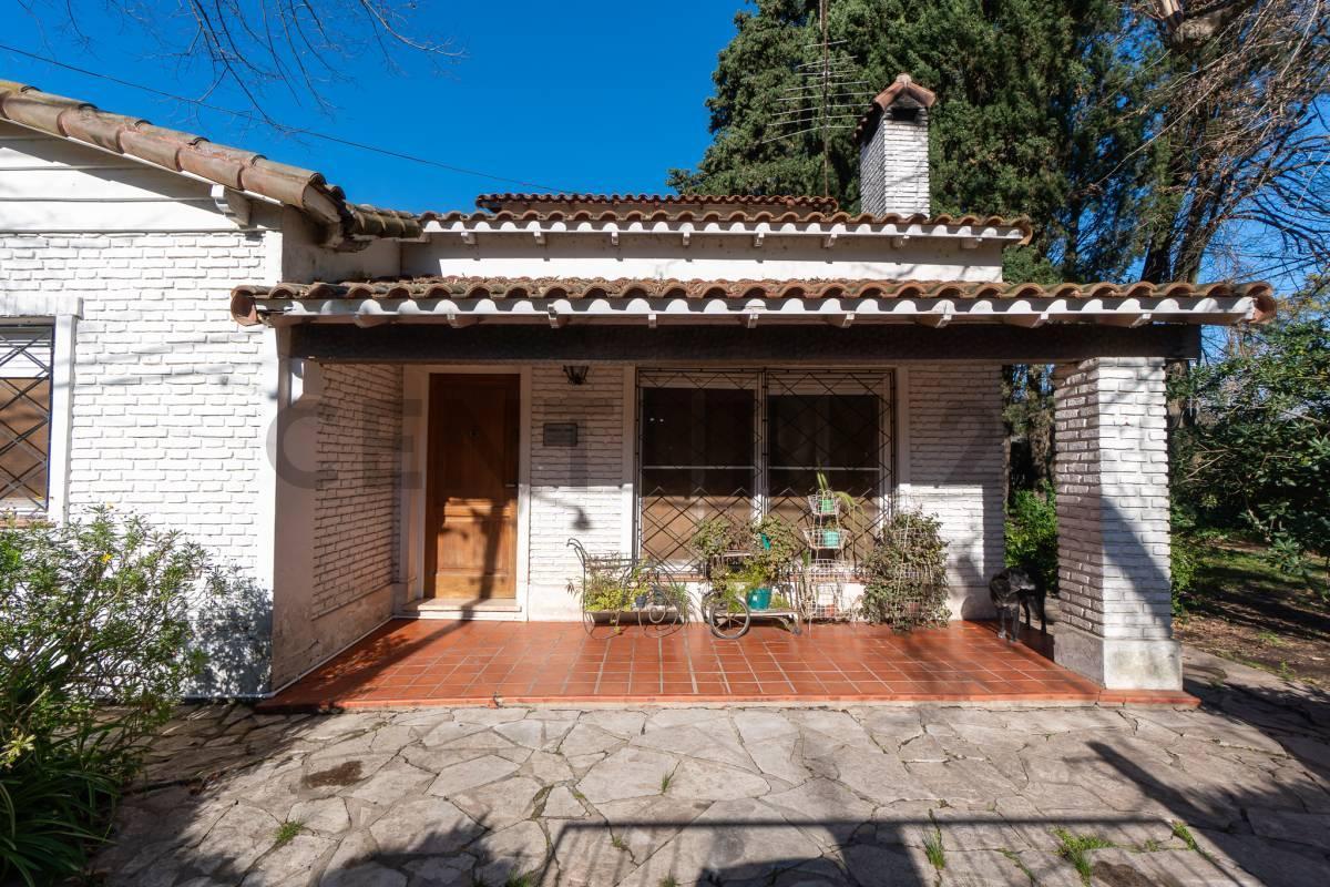Foto de CASA EN VENTA EN VILLA ELISA 5 DORMITORIOS CON AMPLIO LOTE EN ESQUINA, imagen 2