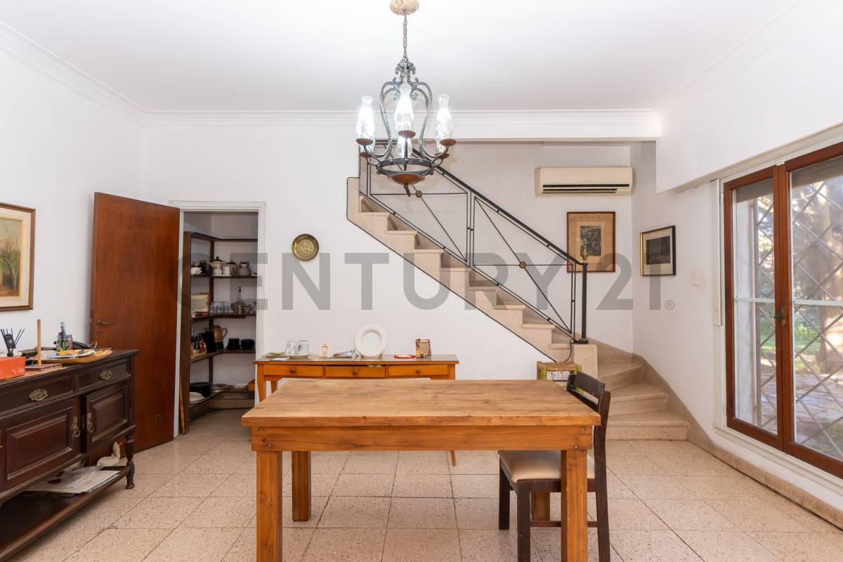 Foto de CASA EN VENTA EN VILLA ELISA 5 DORMITORIOS CON AMPLIO LOTE EN ESQUINA, imagen 3