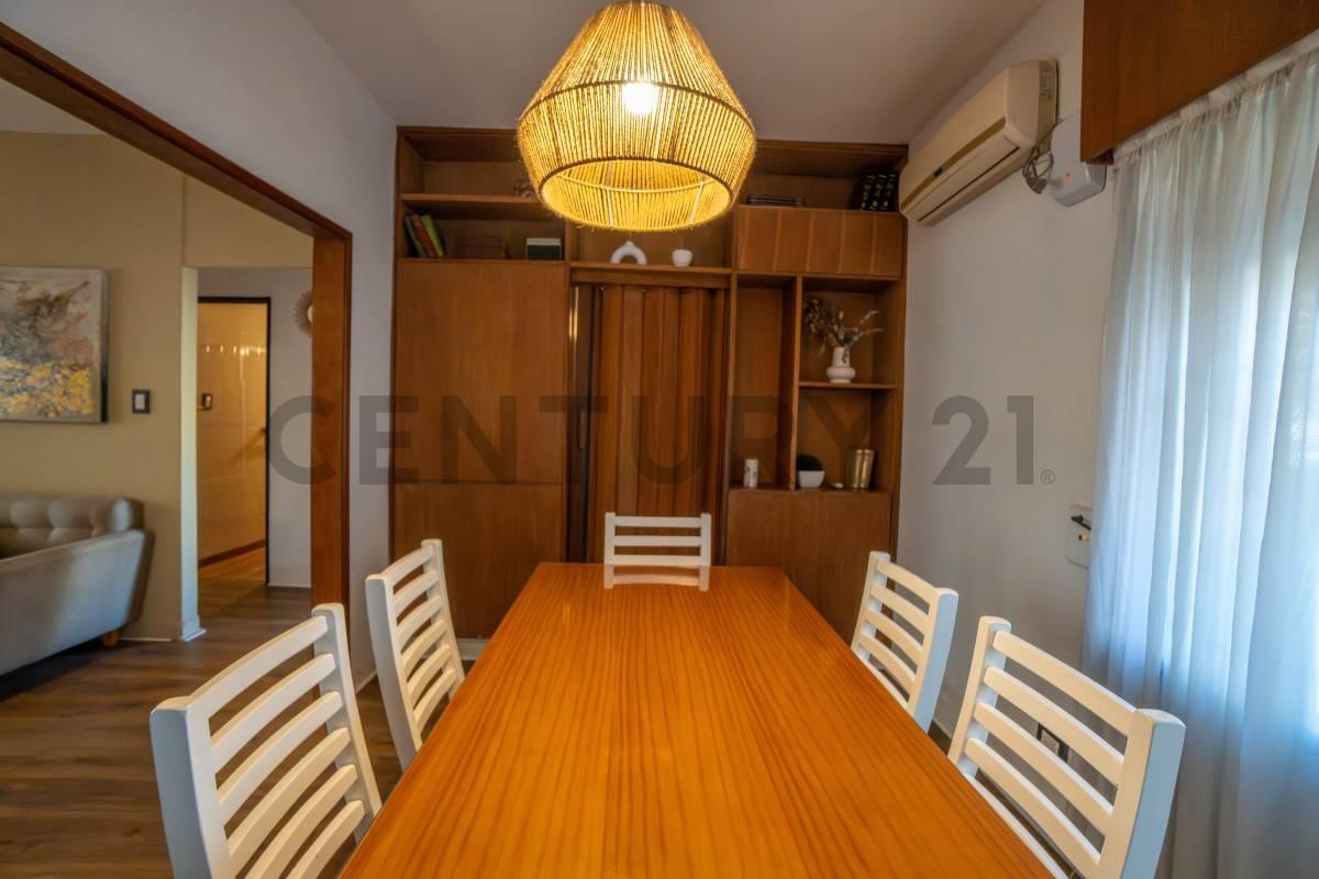 Foto de CASA EN VENTA – APTO BANCO | 2 DORMITORIOS + COCHERA + PATIO, imagen 5