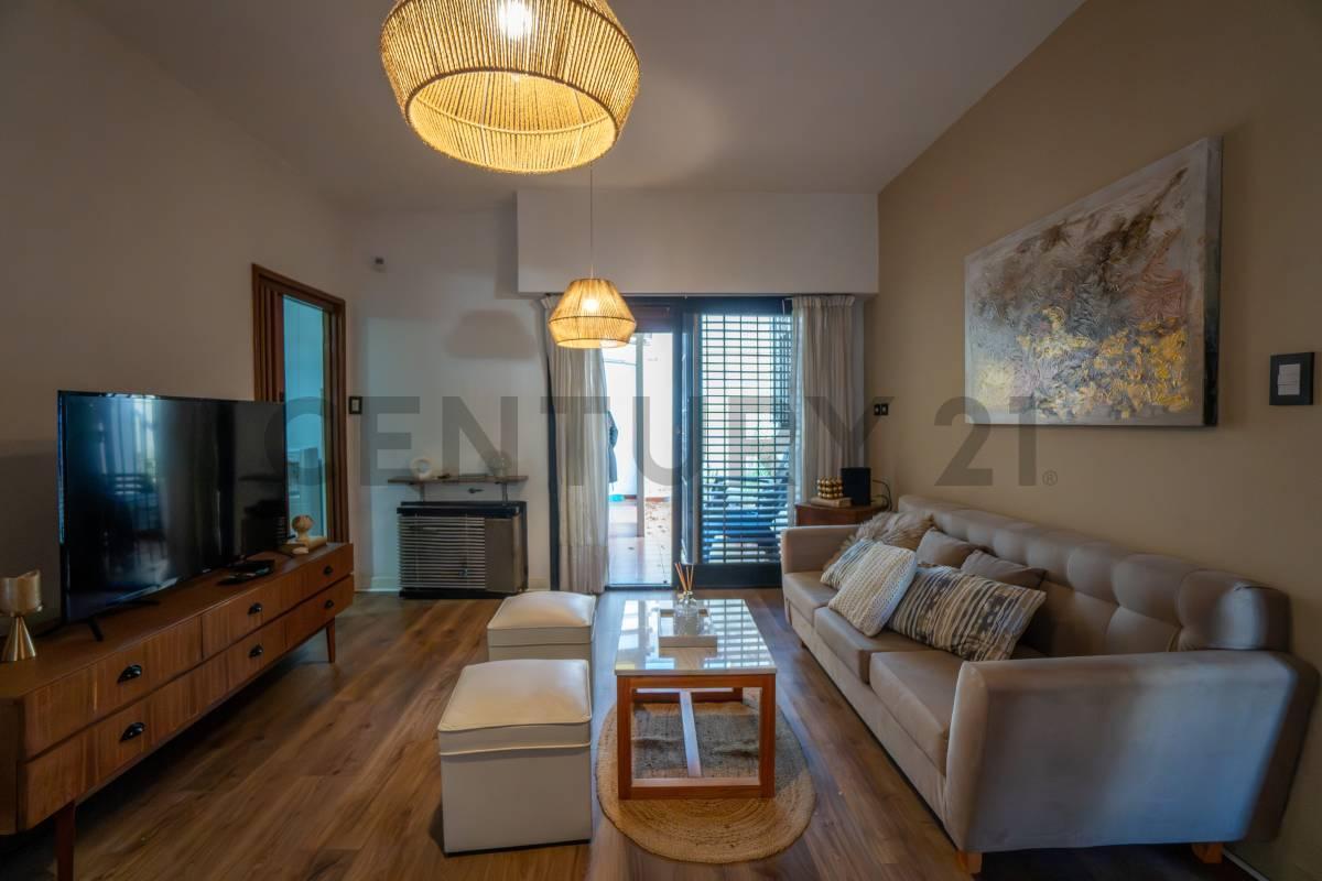 Foto de CASA EN VENTA – APTO BANCO | 2 DORMITORIOS + COCHERA + PATIO, imagen 4