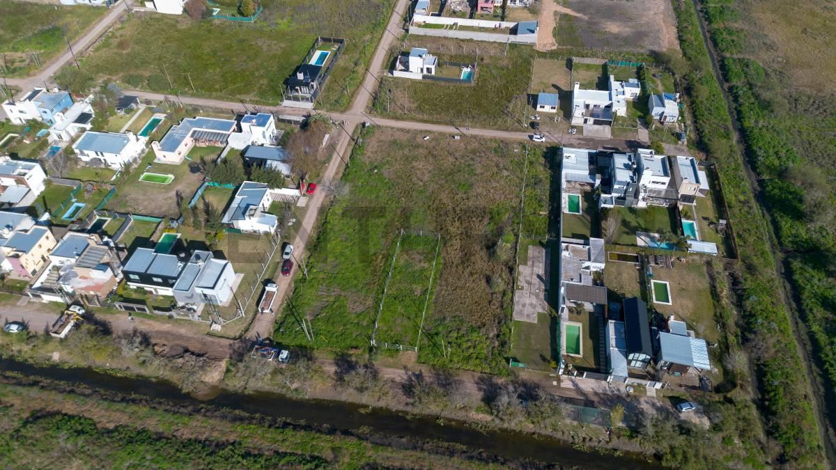 Foto de Terreno a la venta en Villa Castells, Gonnet. Apto banco, imagen 2