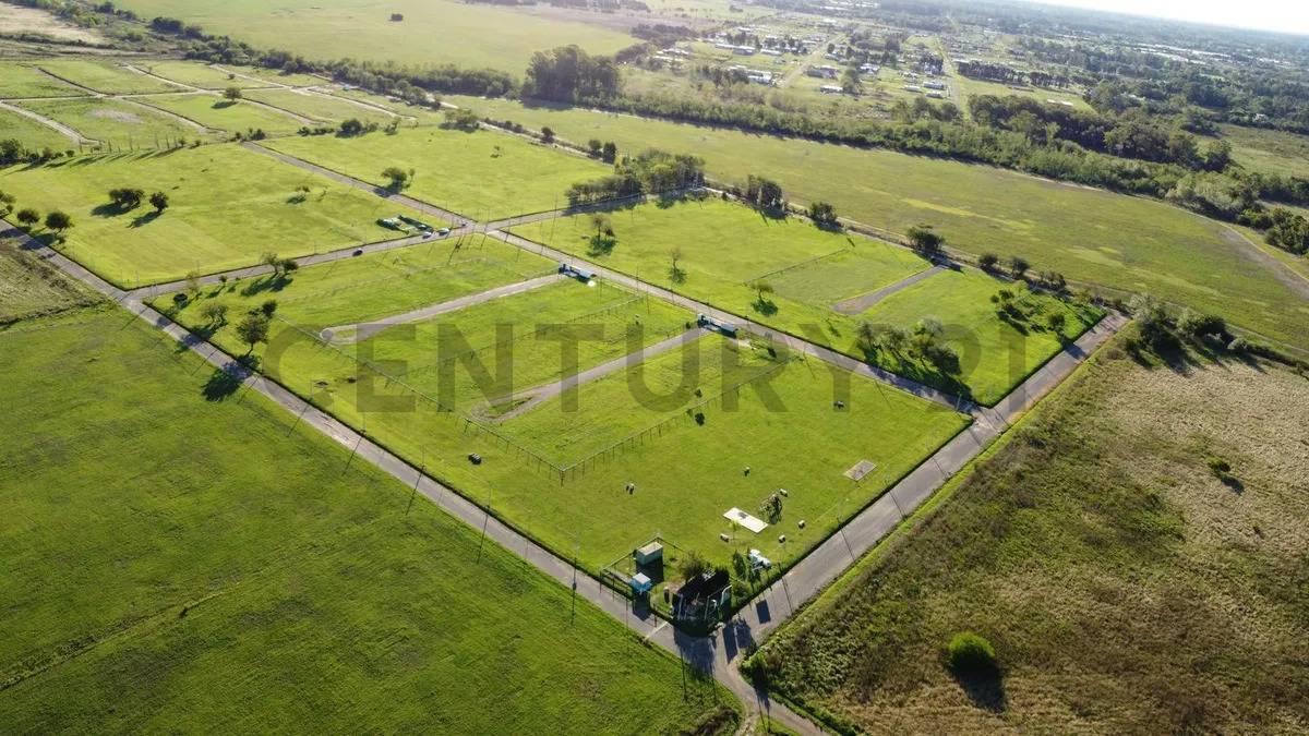 Foto de 161 entre 501 Y 503 BARRIO SENDEROS LOTE EN VENTA, imagen 2