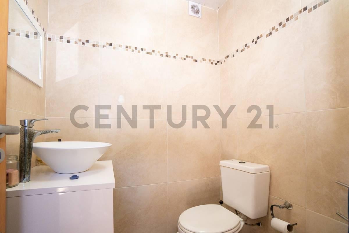 Foto de CASA EN VENTA EN GONNET CON PARQUE, imagen 2