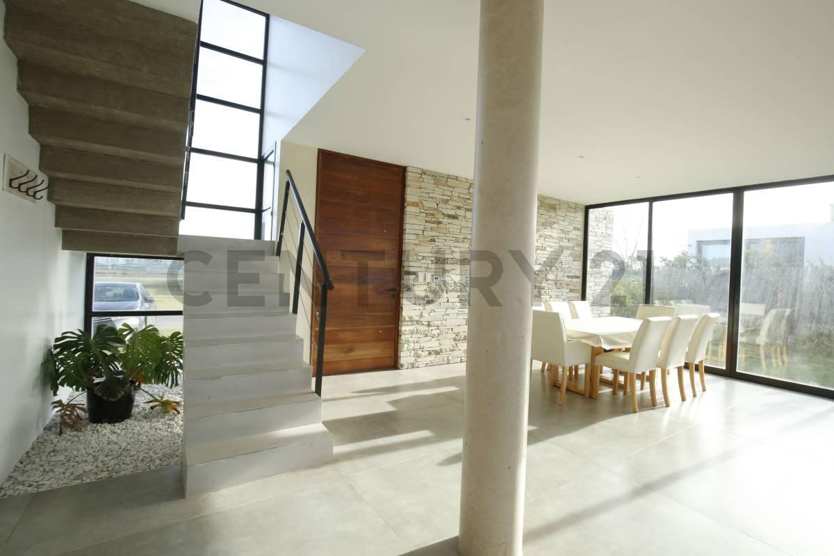 Foto de Casa en venta, tres dormitorios y pileta, Magallanes Hudson, imagen 4