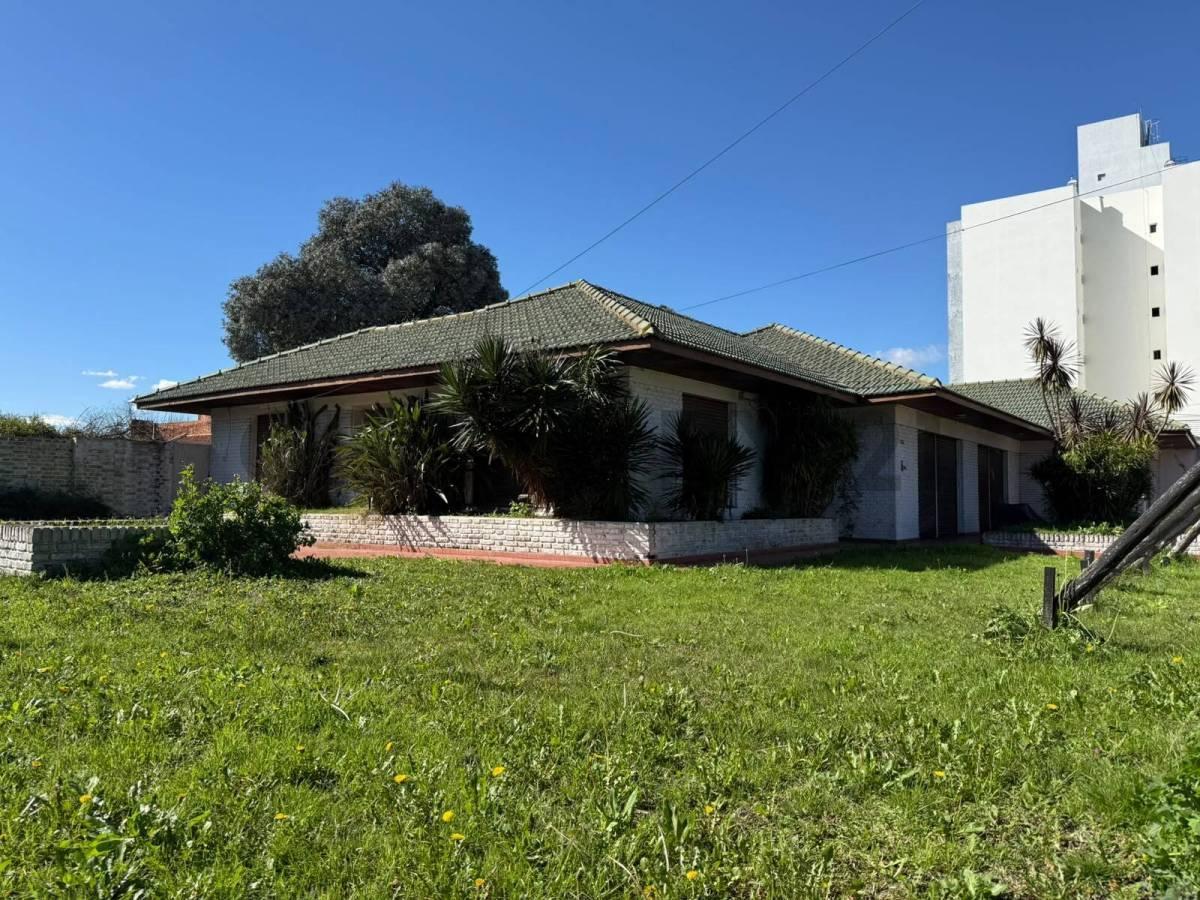 Foto de 19 esquina 36 LOTE EN VENTA IDEAL DESARROLLADOR 6 NIVELES LA PLATA, imagen 2