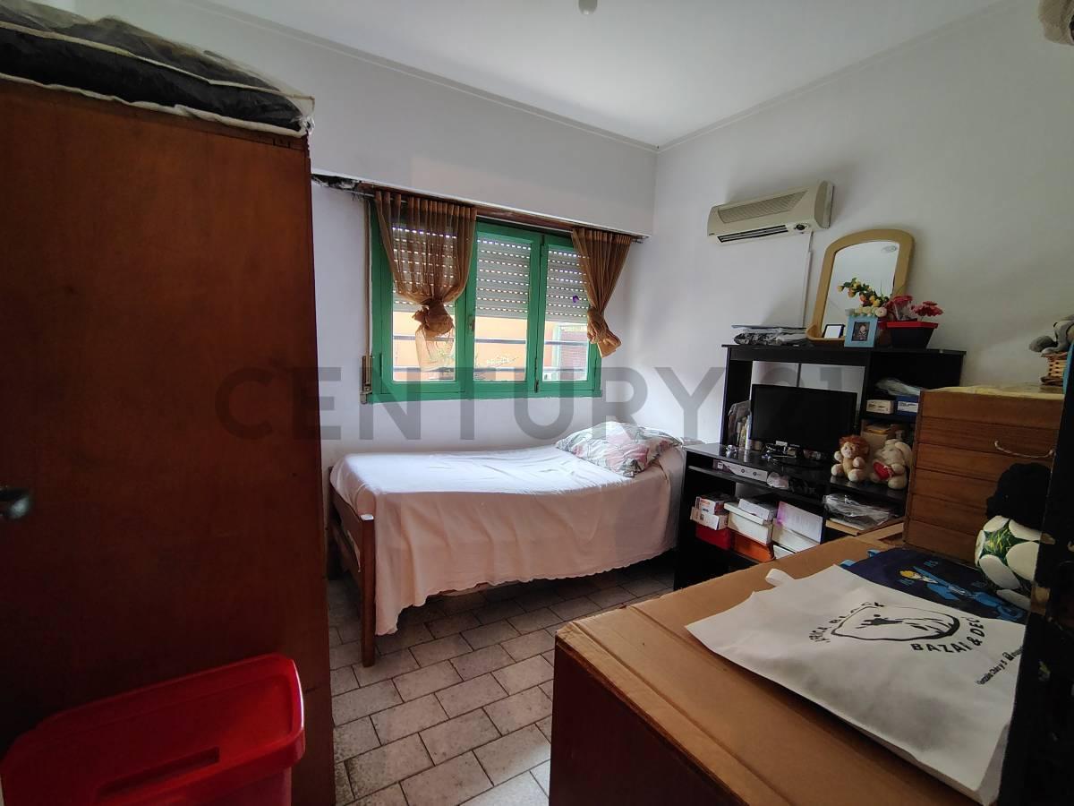Foto de CASA EN VENTA EN LA PLATA 2 DORMITORIOS CON PATIO Y COCHERA, imagen 4