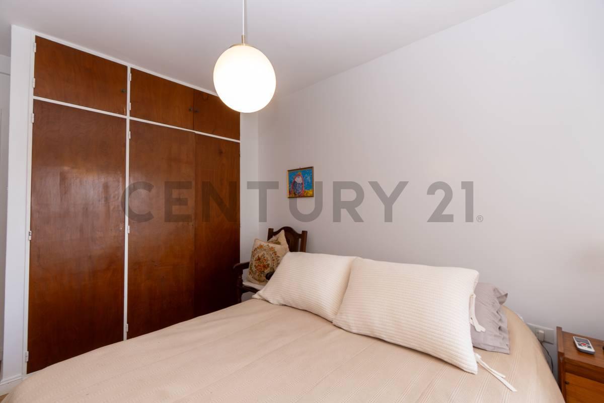 Foto de Departamento en venta en La Plata de tres dormitorios con cochera, imagen 5