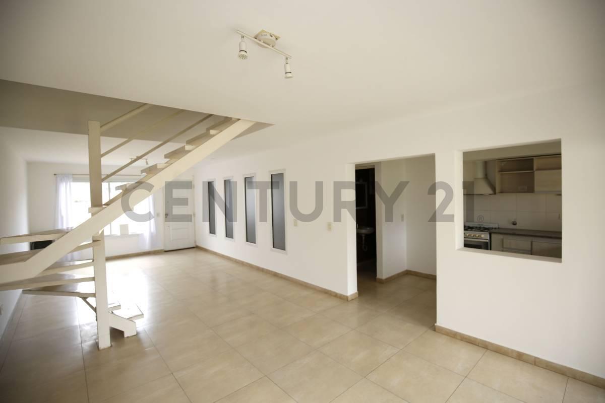 Foto de Dúplex en alquiler en City Bell de 3 dormitorios con parque, cochera y, imagen 5