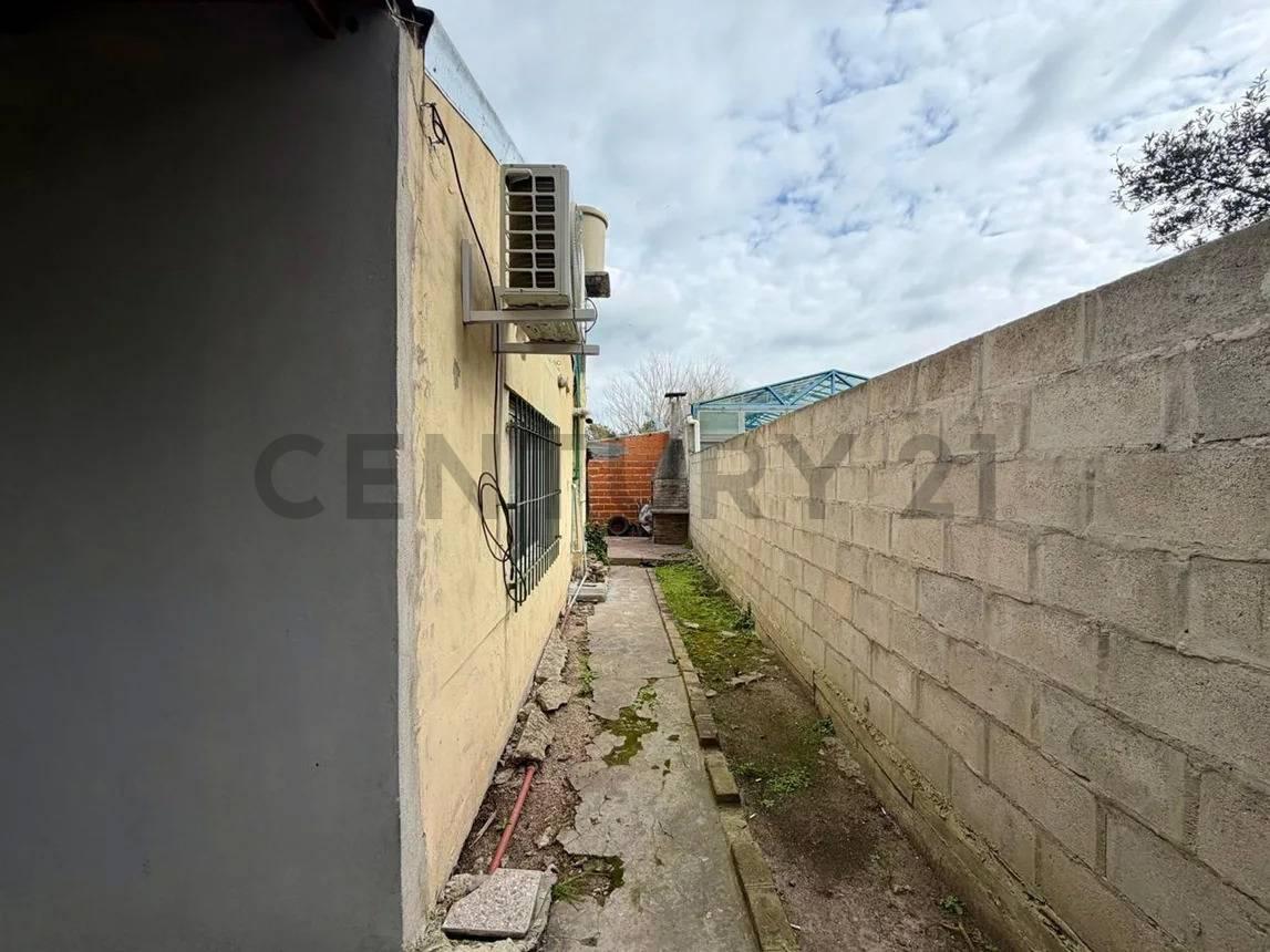 Foto de CASA EN VENTA EN VILLA ELISA DE DOS DORMITORIOS Y PARQUE, imagen 4