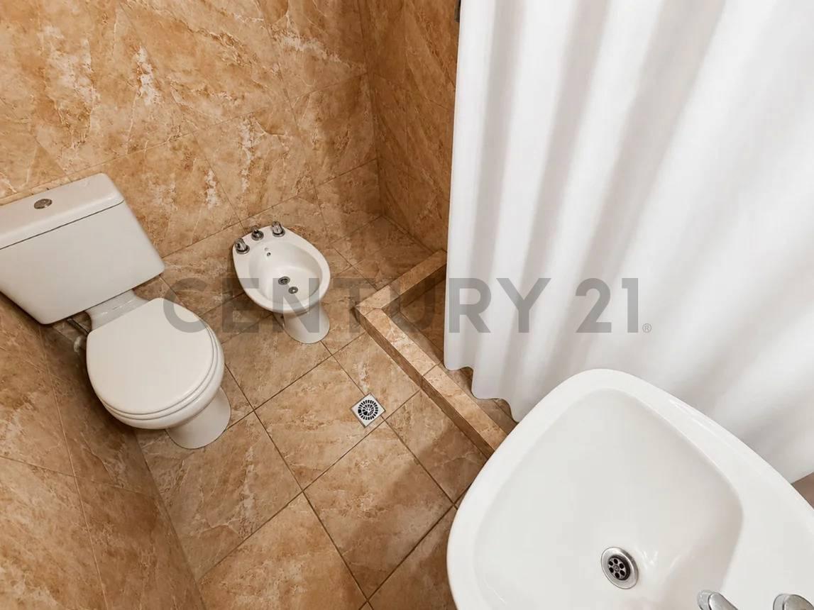 Foto de CASA EN VENTA EN VILLA ELISA DE DOS DORMITORIOS Y PARQUE, imagen 3