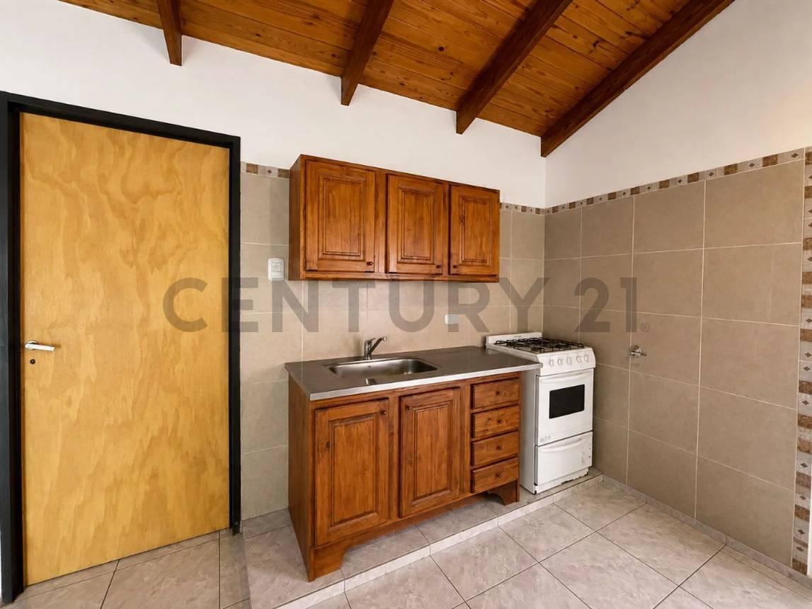 Foto de CASA EN VENTA EN VILLA ELISA DE DOS DORMITORIOS Y PARQUE, imagen 1