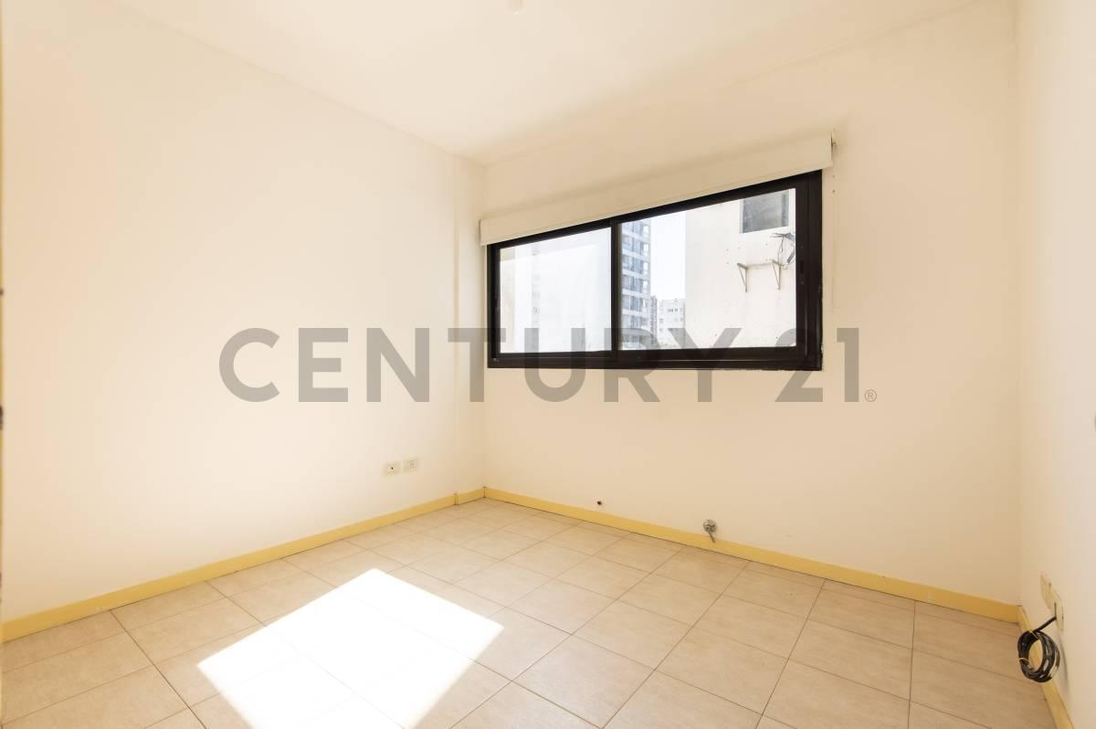 Foto de 11 entre 60 y 61 DEPARTAMENTO 2 DORMITORIOS Y COCHERA EN VENTA EN LA, imagen 2