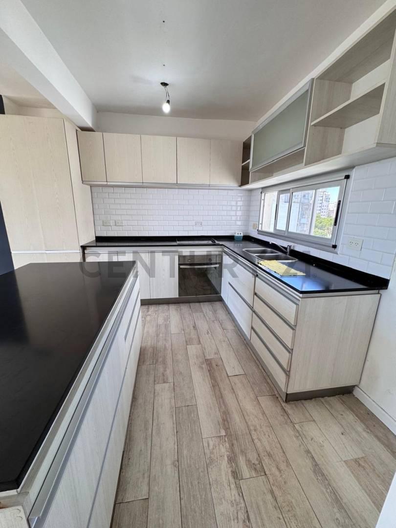 Foto de CALLE 42 E/ 10 Y 11 | TRIPLEX CON TERRAZA PROPIA Y COCHERA, imagen 2