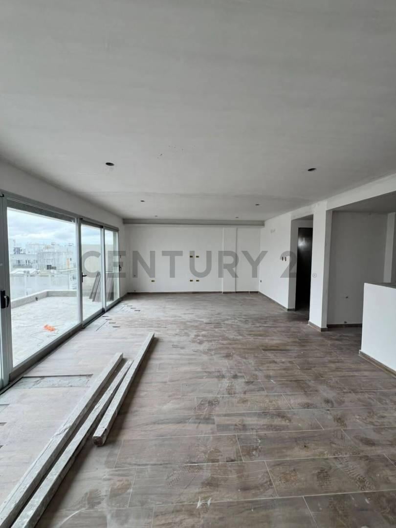 Foto de Venta de Departamento Triplex 3 Dormitorios + Terraza Privada en, imagen 2