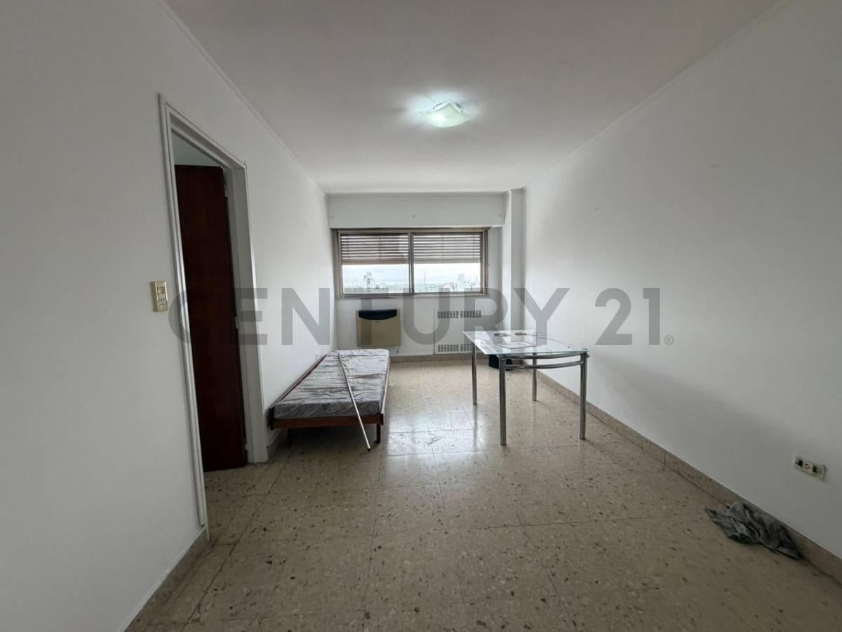 Foto de DEPARTAMENTO EN ALQUILER EN LA PLATA DE 3 DORMITORIOS, imagen 2