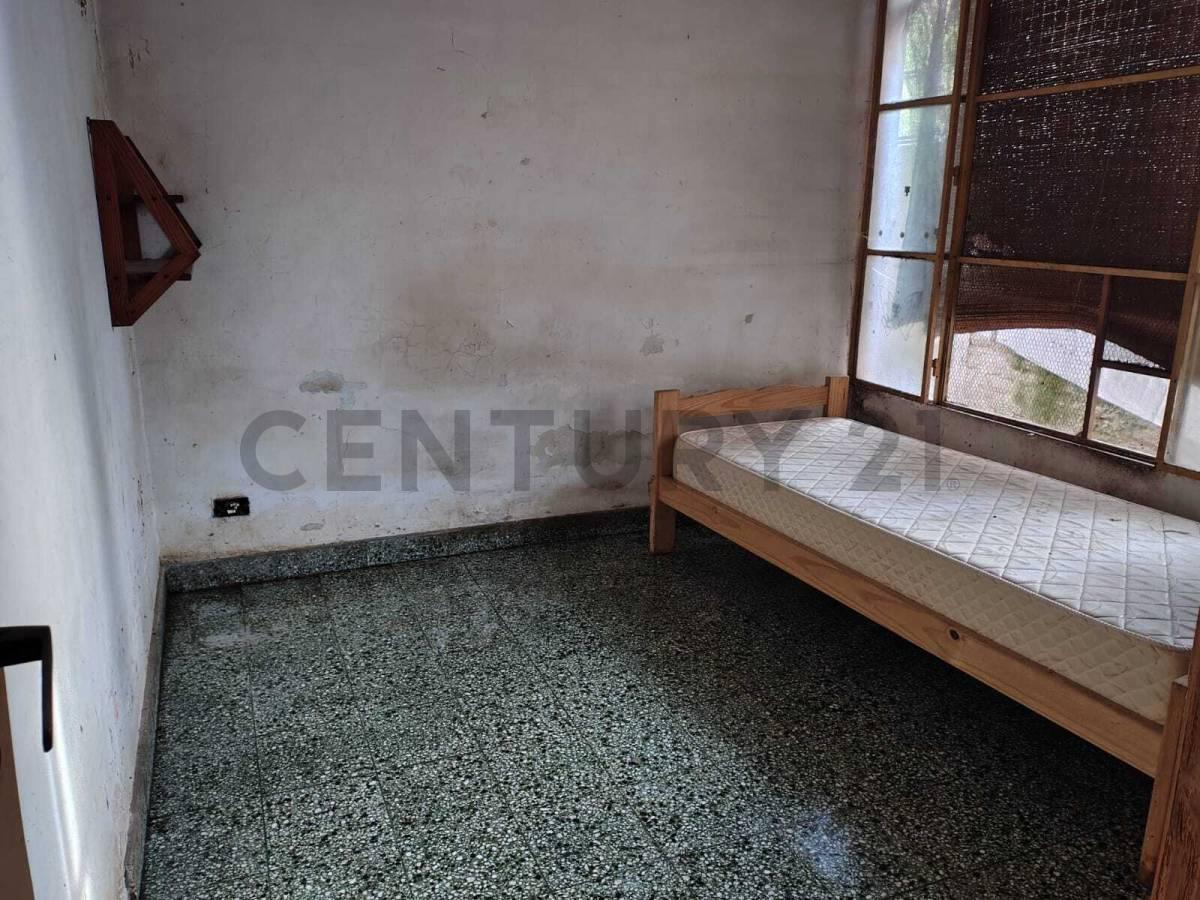 Foto de CASA EN VENTA EN LA PLATA TIPO PH AL FRENTE CON COCHERA CUBIERTA A, imagen 3