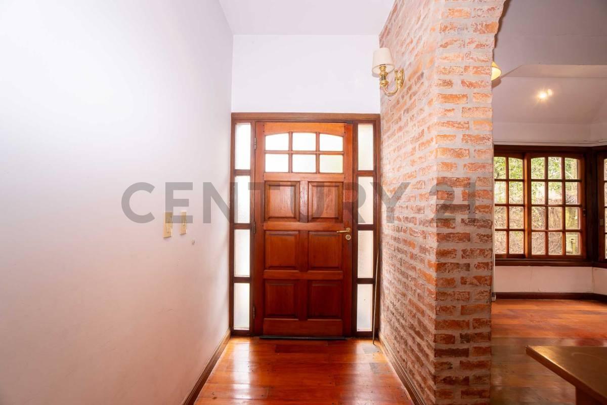 Foto de Casas en venta en City Bell entre caminos, imagen 1