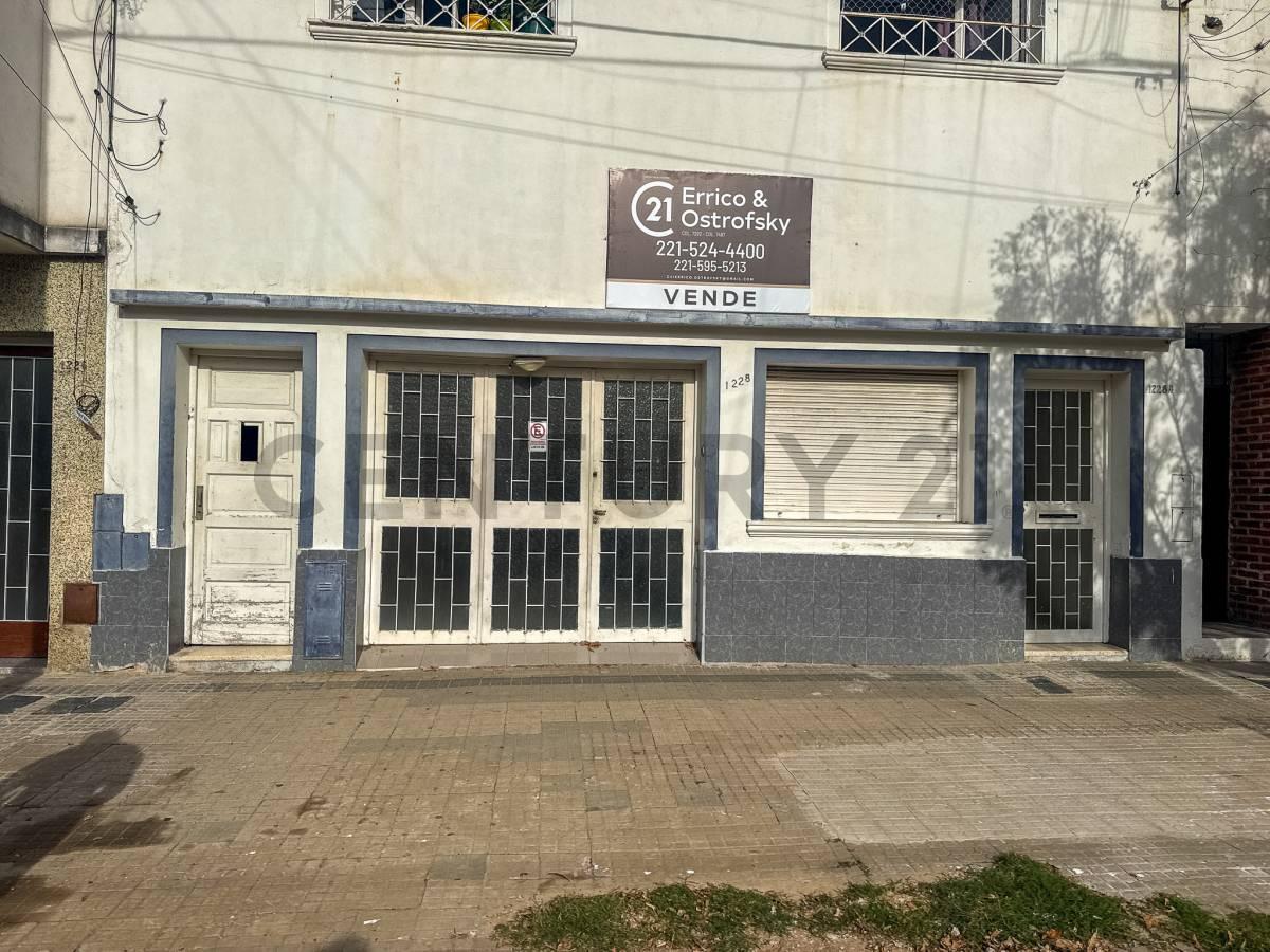 Foto de PH EN VENTA EN LA PLATA TIPO CASA AL FRENTE 2 DORMITORIOS Y COCHERA, imagen 2
