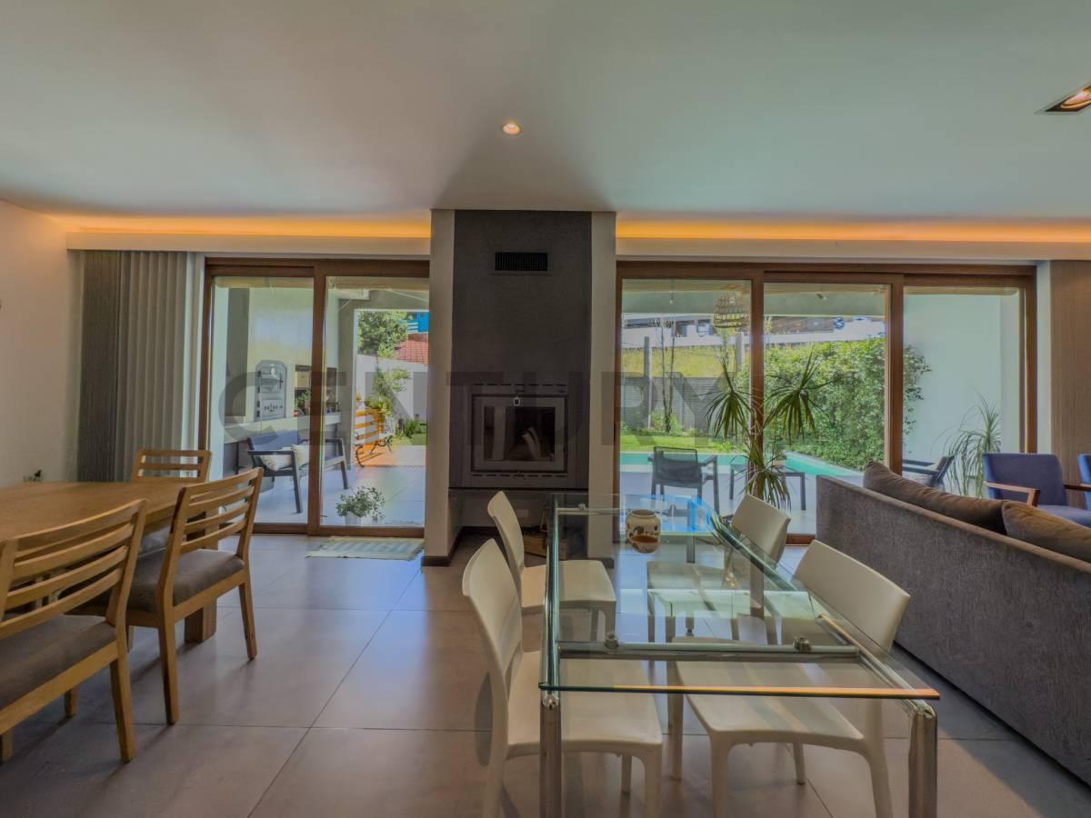 Foto de Casas de Categoria en Venta en Ringuelet, imagen 1