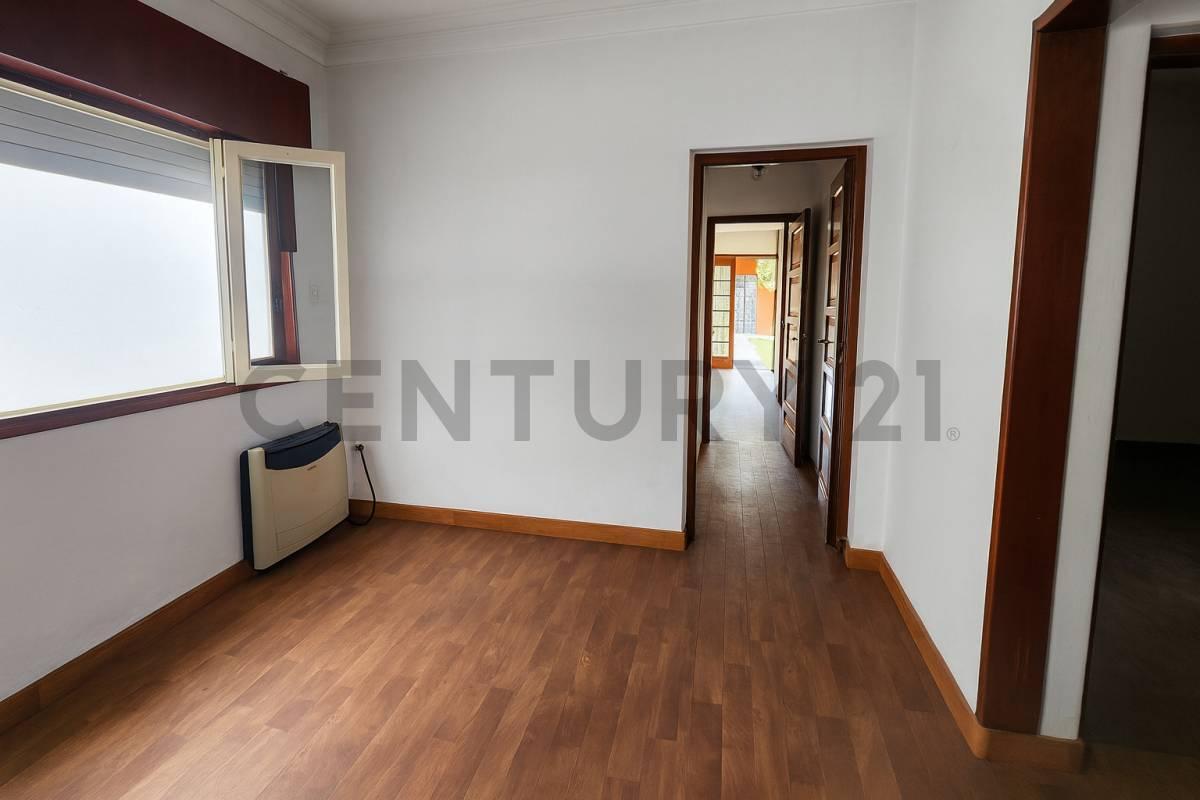 Foto de Casa en Venta de 3 Dormitorios La Plata, imagen 4