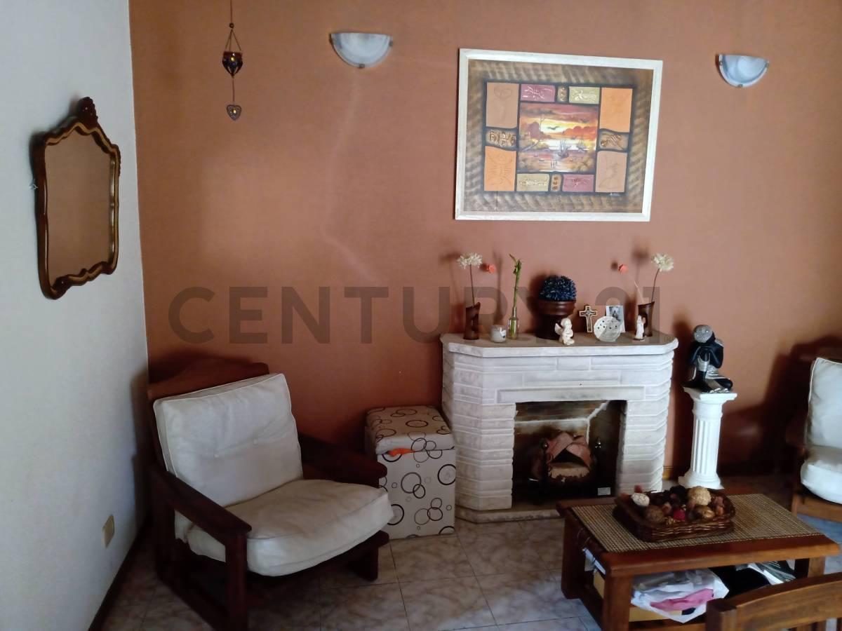 Foto de CASA EN VENTA EN LA PLATA BLOQUE DE 5 AMBIENTES, imagen 2