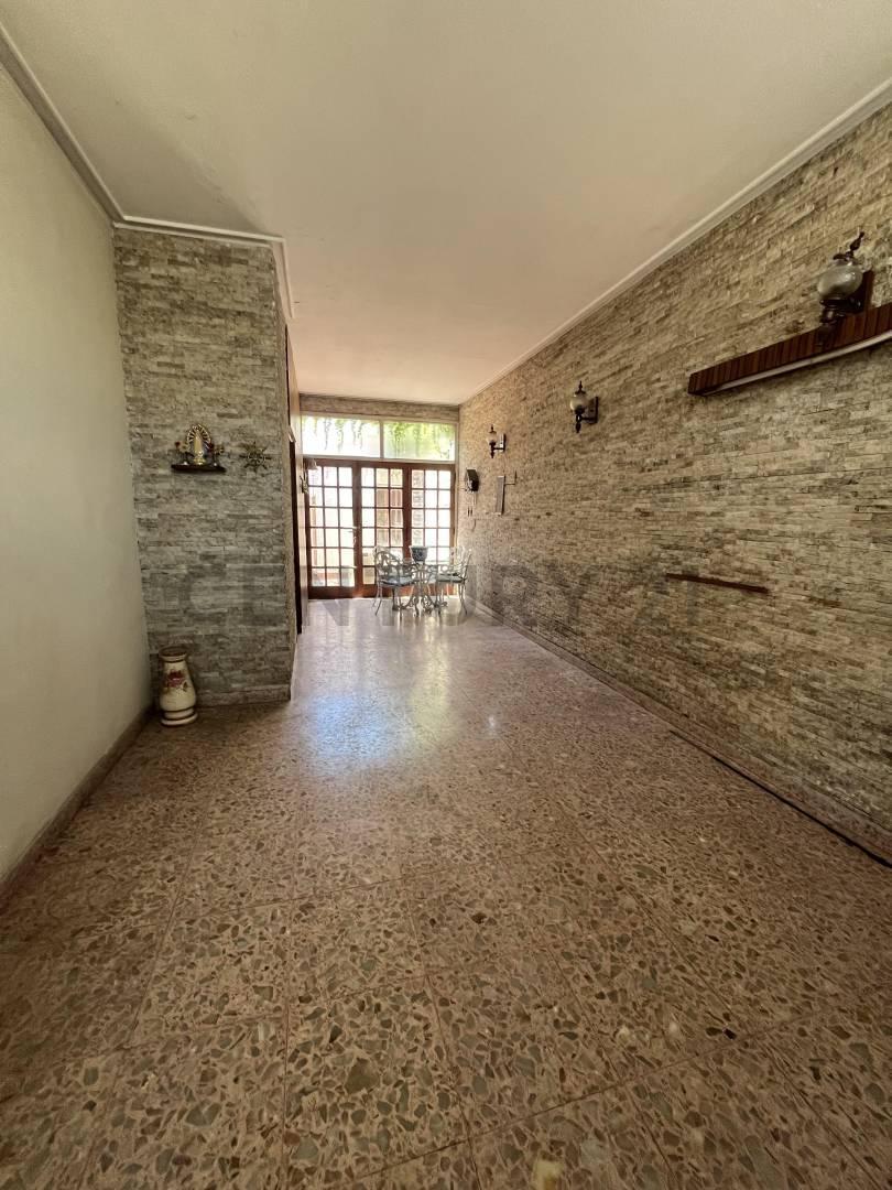 Foto de Casa en venta en Berisso con local comercial adelante, imagen 1