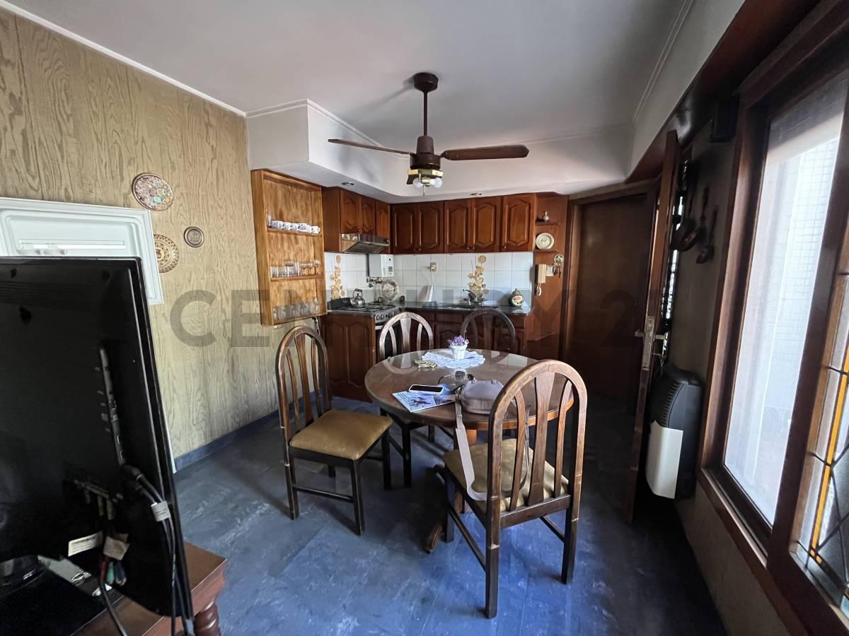 Foto de Casa en venta en Berisso con local comercial adelante, imagen 4