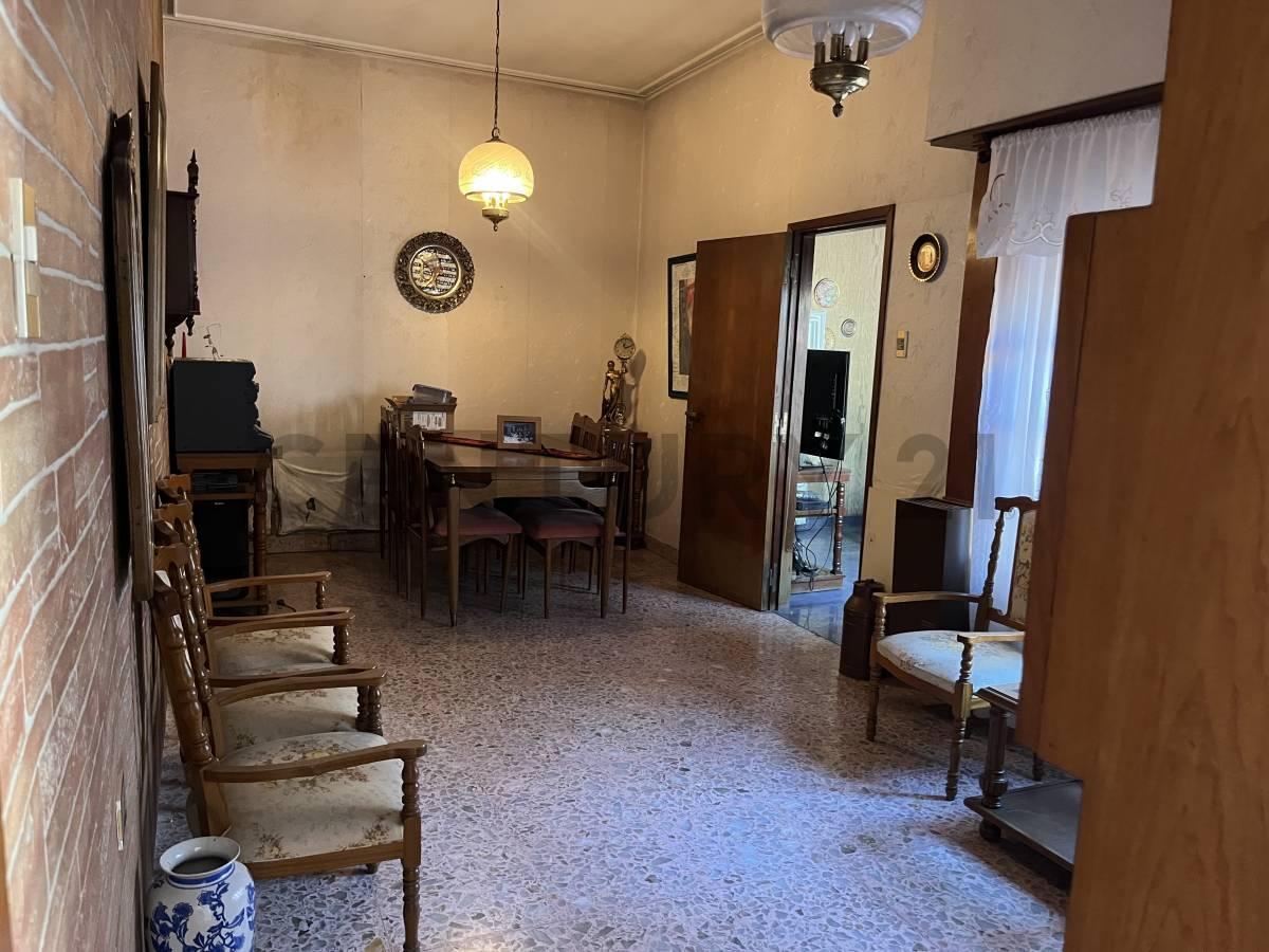 Foto de Casa en venta en Berisso con local comercial adelante, imagen 3
