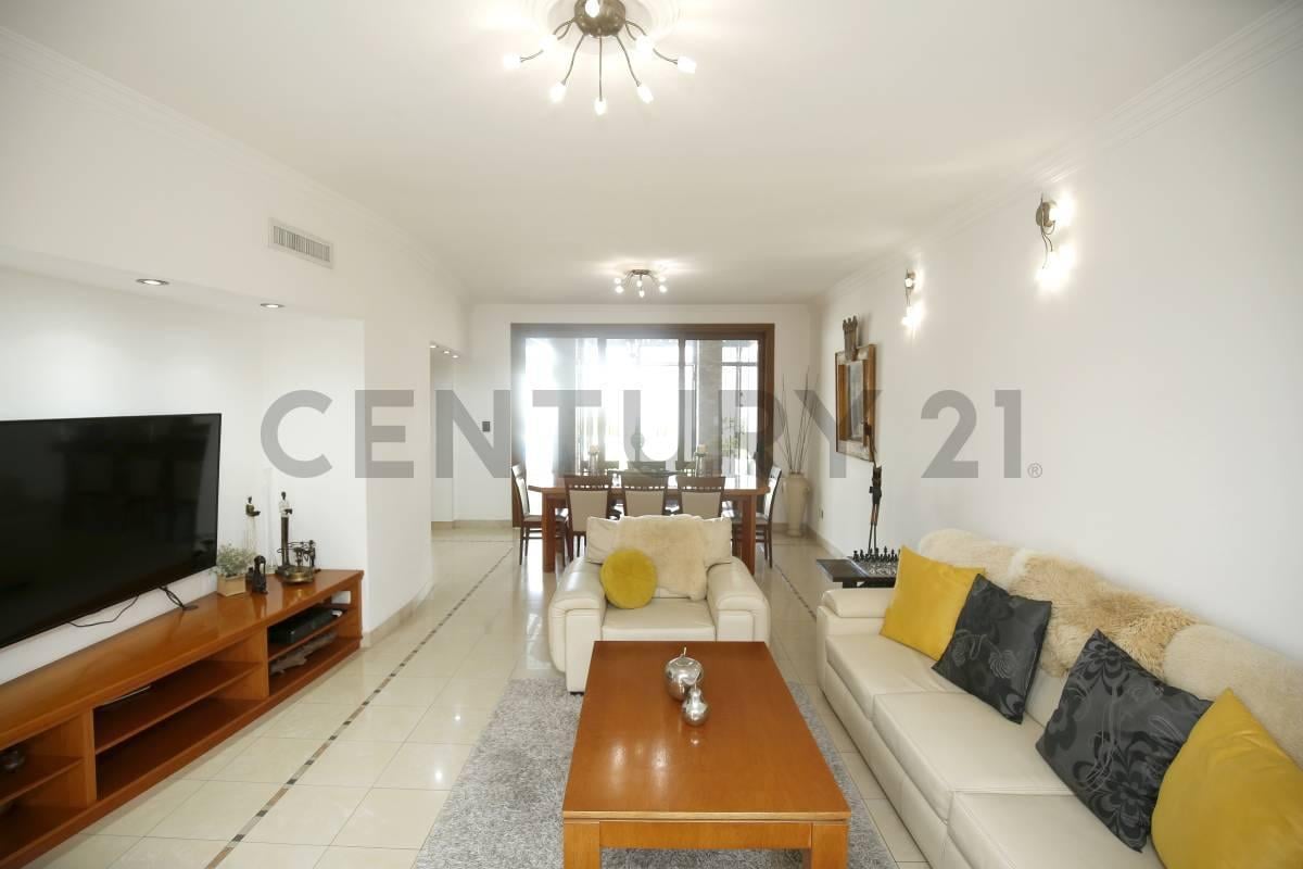 Foto de Casa en venta en La Plata, imagen 3