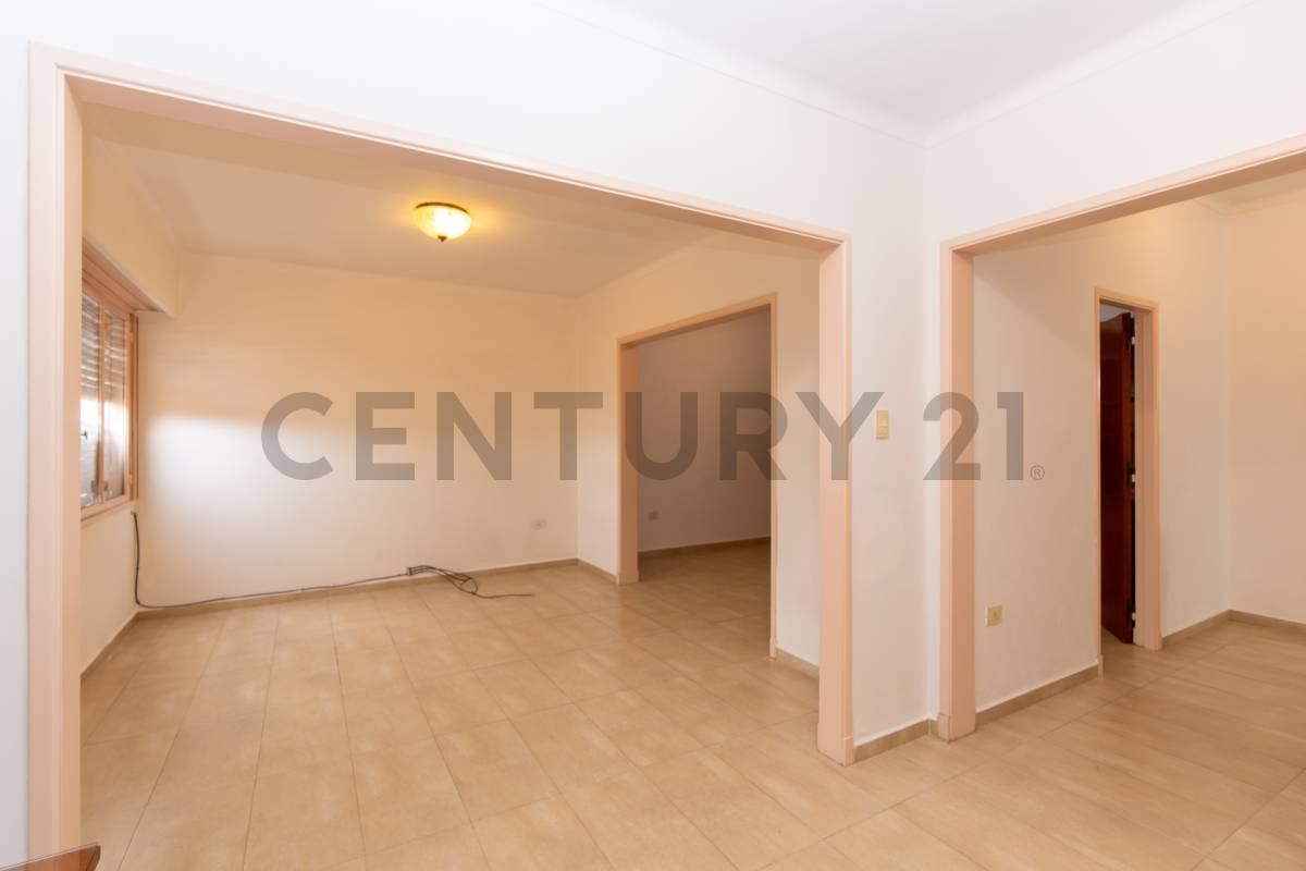 Foto de PH en venta en La Plata, imagen 1