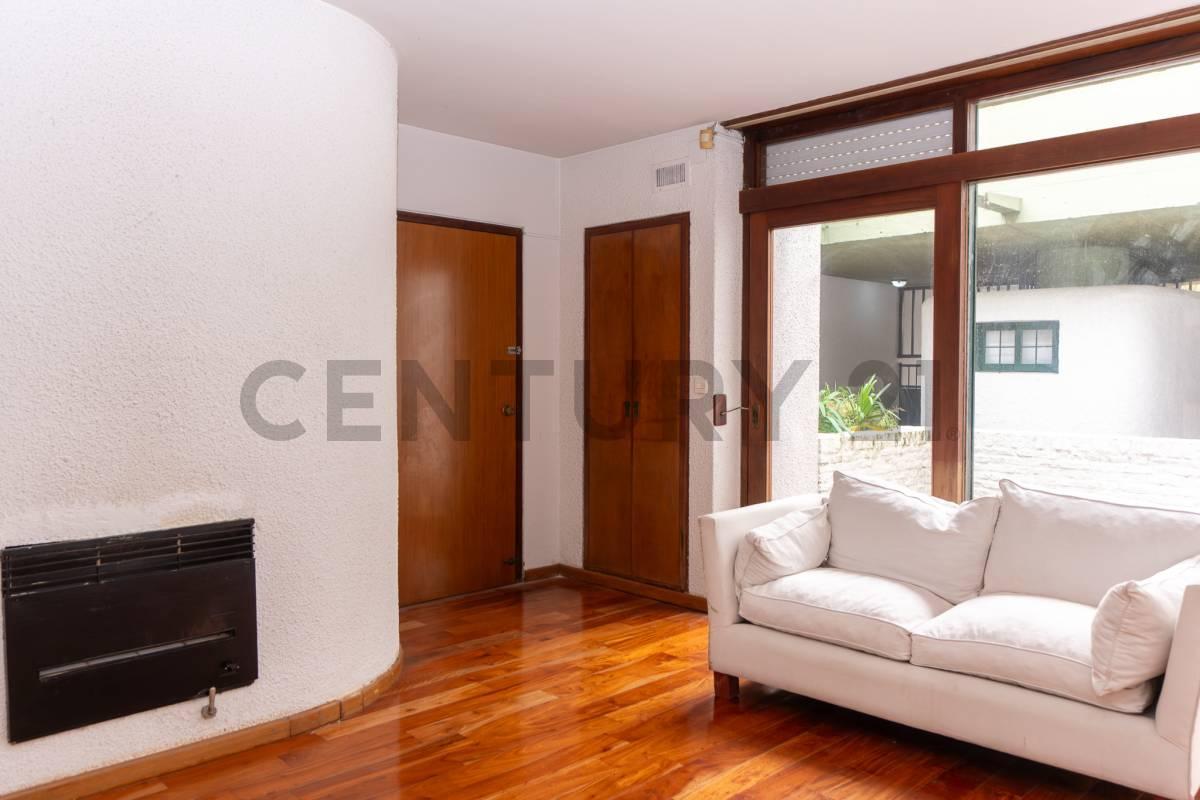 Foto de Casa en venta en La Plata de 4 dormitorios, imagen 3