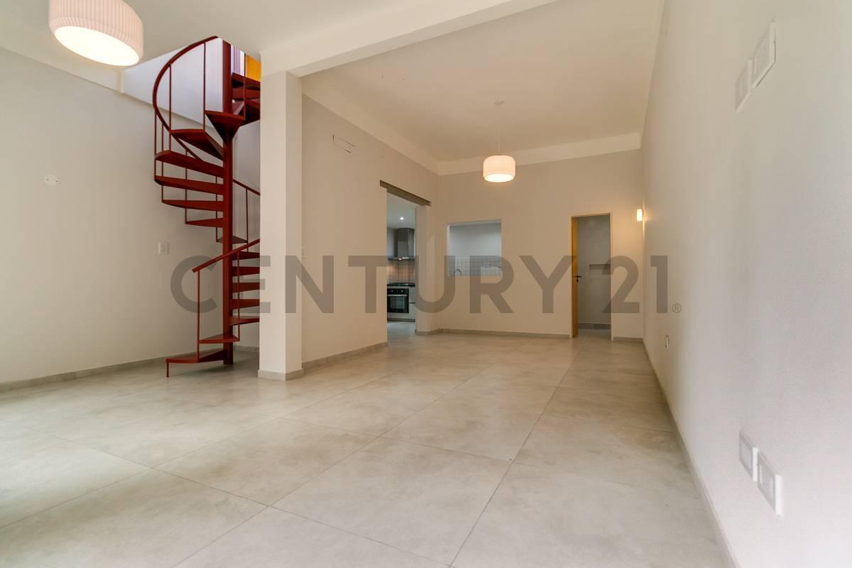 Foto de Casa 2 dorm,estudio y terraza en venta 8 37 y 37, imagen 5