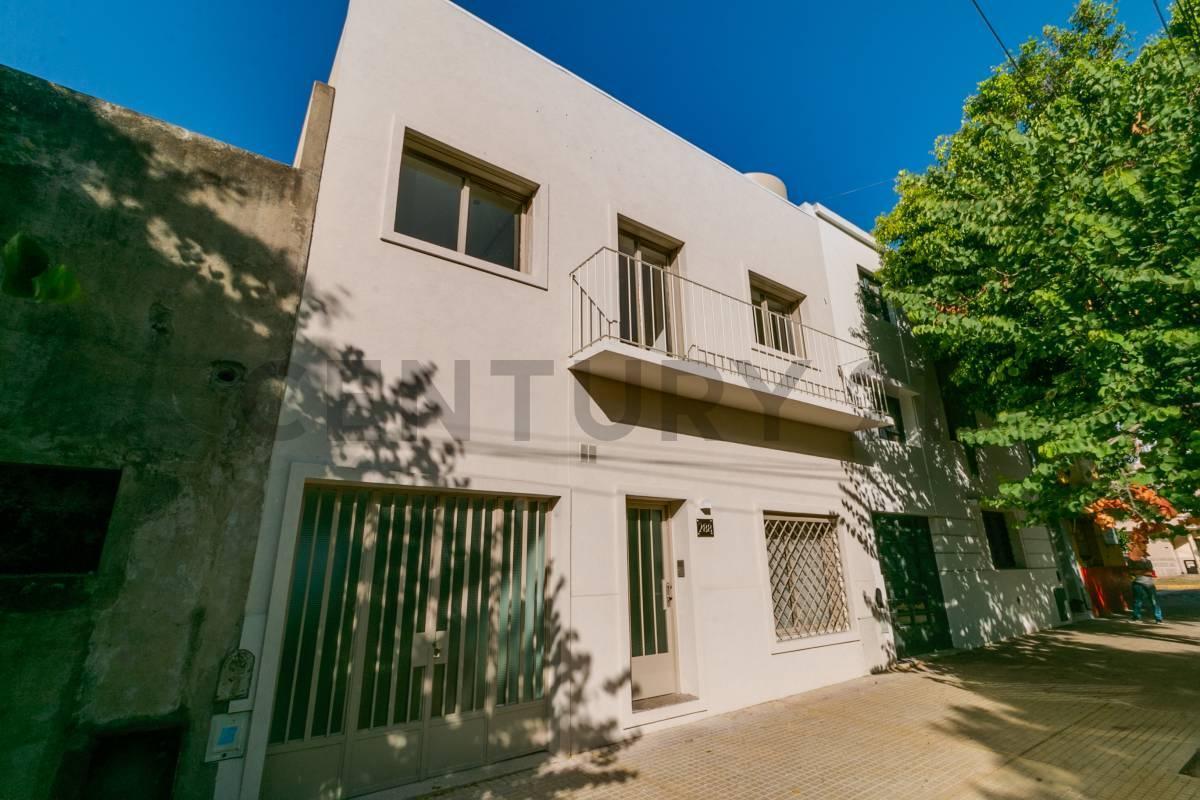 Foto de Casa 2 dorm,estudio y terraza en venta 8 37 y 37, imagen 3