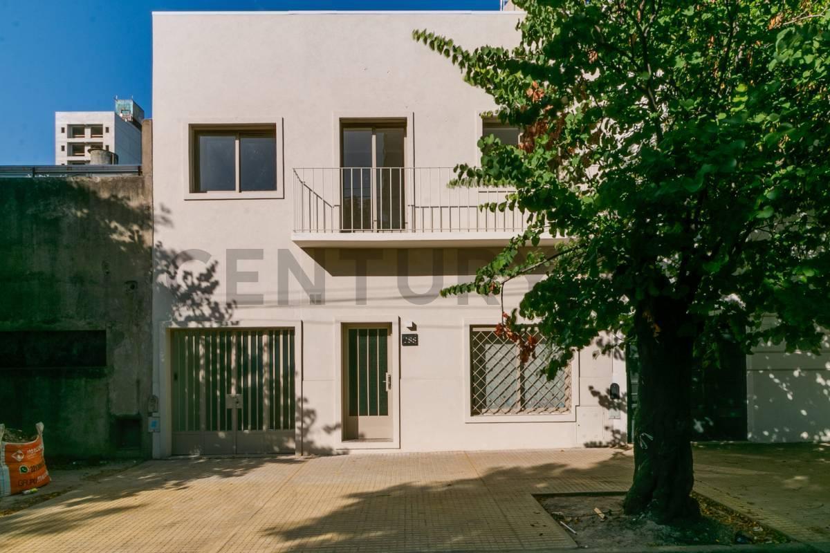 Foto de Casa 2 dorm,estudio y terraza en venta 8 37 y 37, imagen 2
