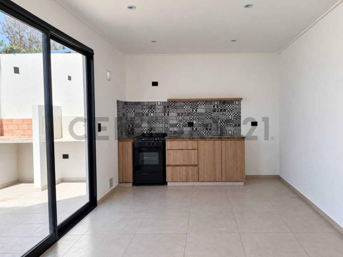 Foto de PH EN VENTA EN LA PLATA A ESTRENAR DE 2 DORMITORIOS CON PATIO, PARILLA, imagen 3